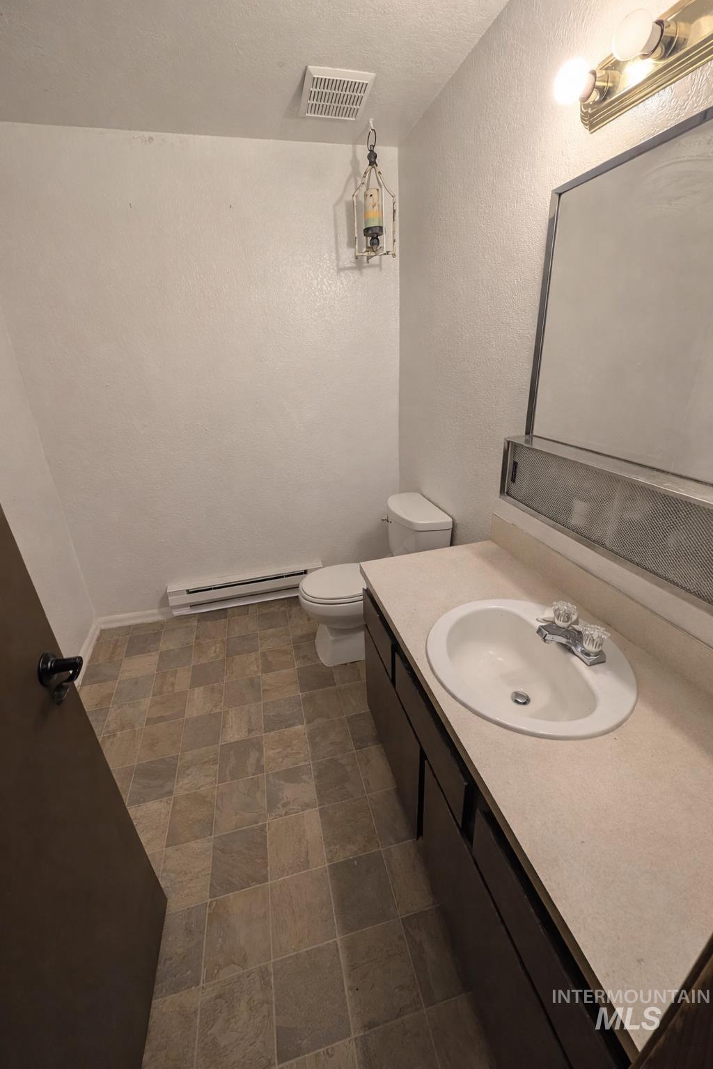 4835 W Targee St., Boise, Idaho 83705, 2 Bedrooms, 1 Bathroom, Residential For Sale, Price $230,000,MLS 98976899