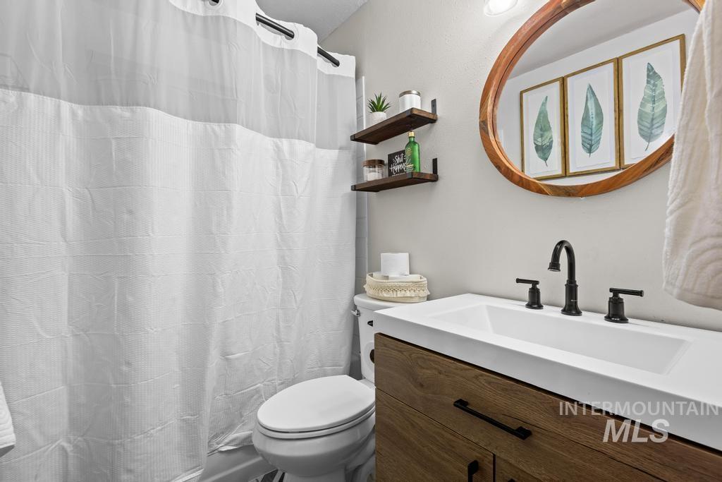 210 E Morris Ct, Kuna, Idaho 83634, 3 Bedrooms, 1 Bathroom, Residential For Sale, Price $344,900,MLS 98976904