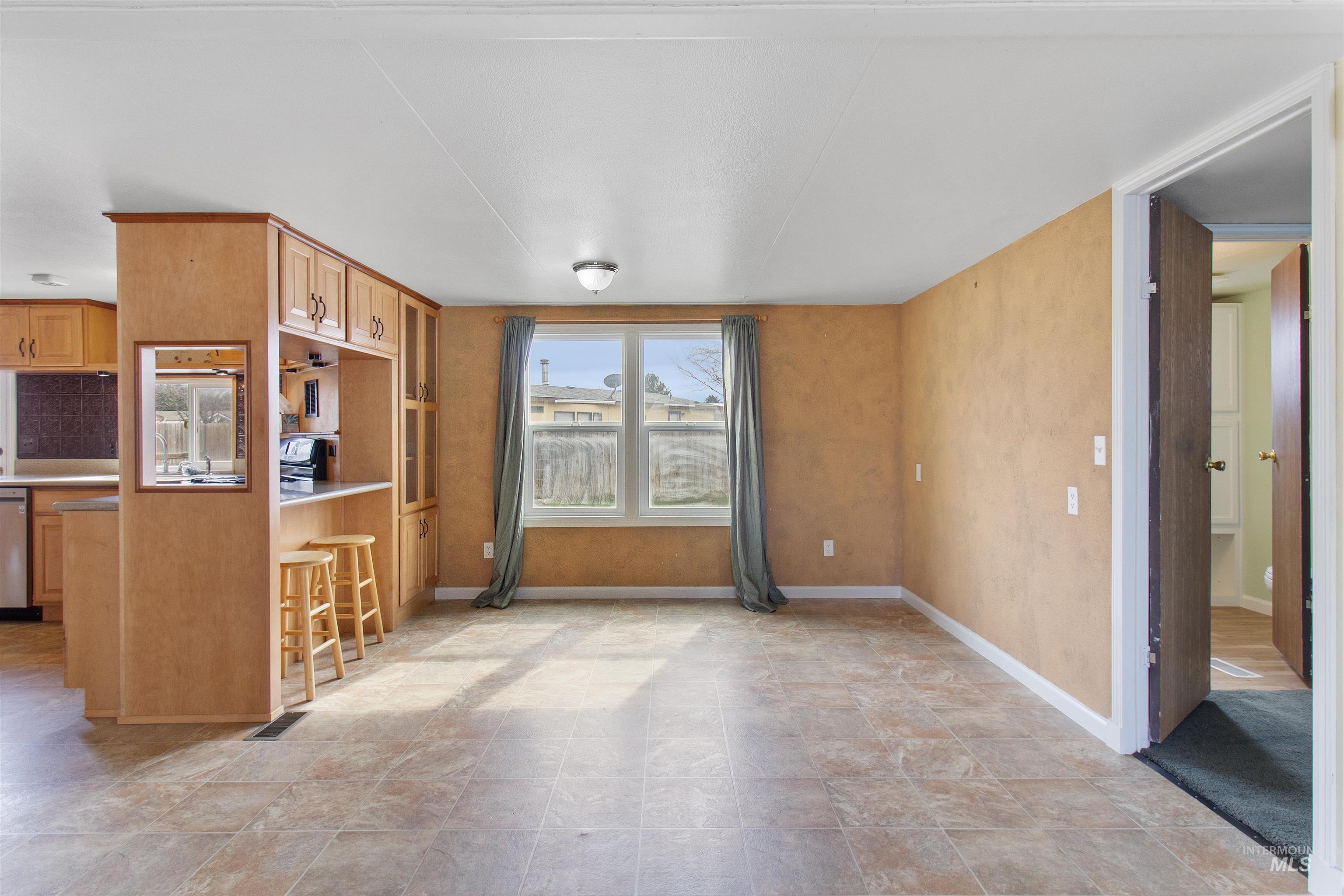 268 Villa Road, Twin Falls, Idaho 83301, 3 Bedrooms, 2 Bathrooms, Residential For Sale, Price $230,000,MLS 98976905