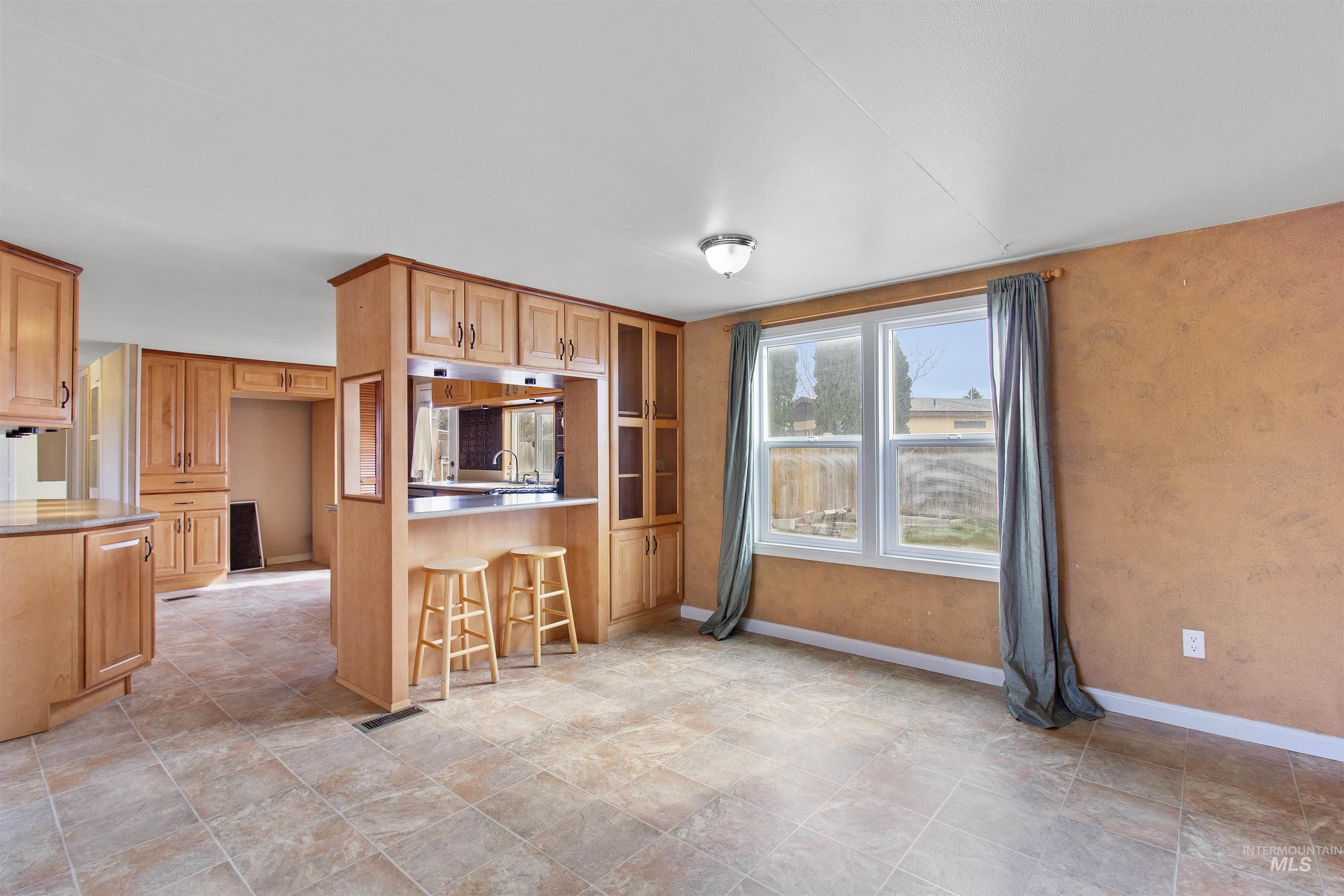 268 Villa Road, Twin Falls, Idaho 83301, 3 Bedrooms, 2 Bathrooms, Residential For Sale, Price $230,000,MLS 98976905