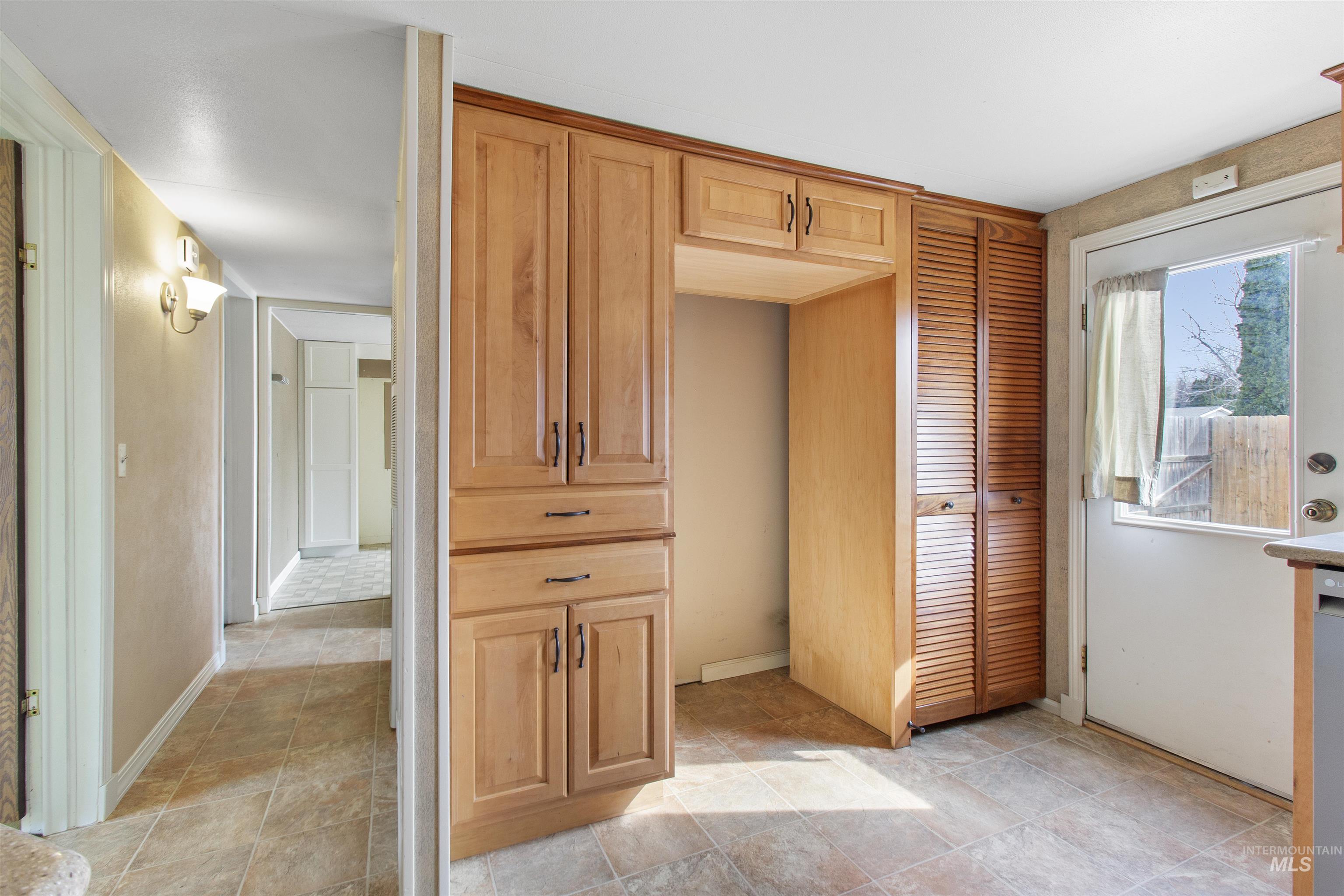 268 Villa Road, Twin Falls, Idaho 83301, 3 Bedrooms, 2 Bathrooms, Residential For Sale, Price $230,000,MLS 98976905