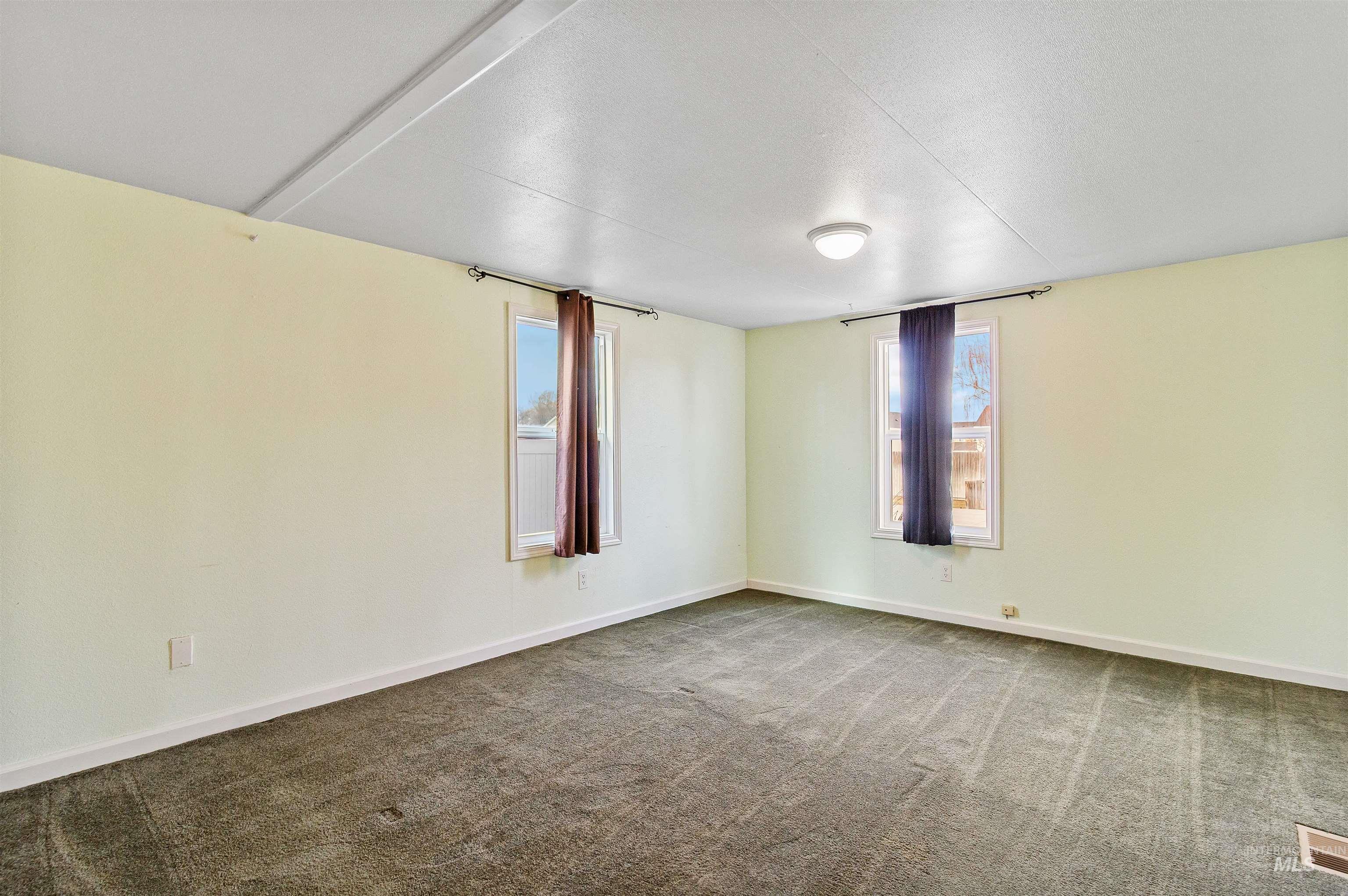 268 Villa Road, Twin Falls, Idaho 83301, 3 Bedrooms, 2 Bathrooms, Residential For Sale, Price $230,000,MLS 98976905