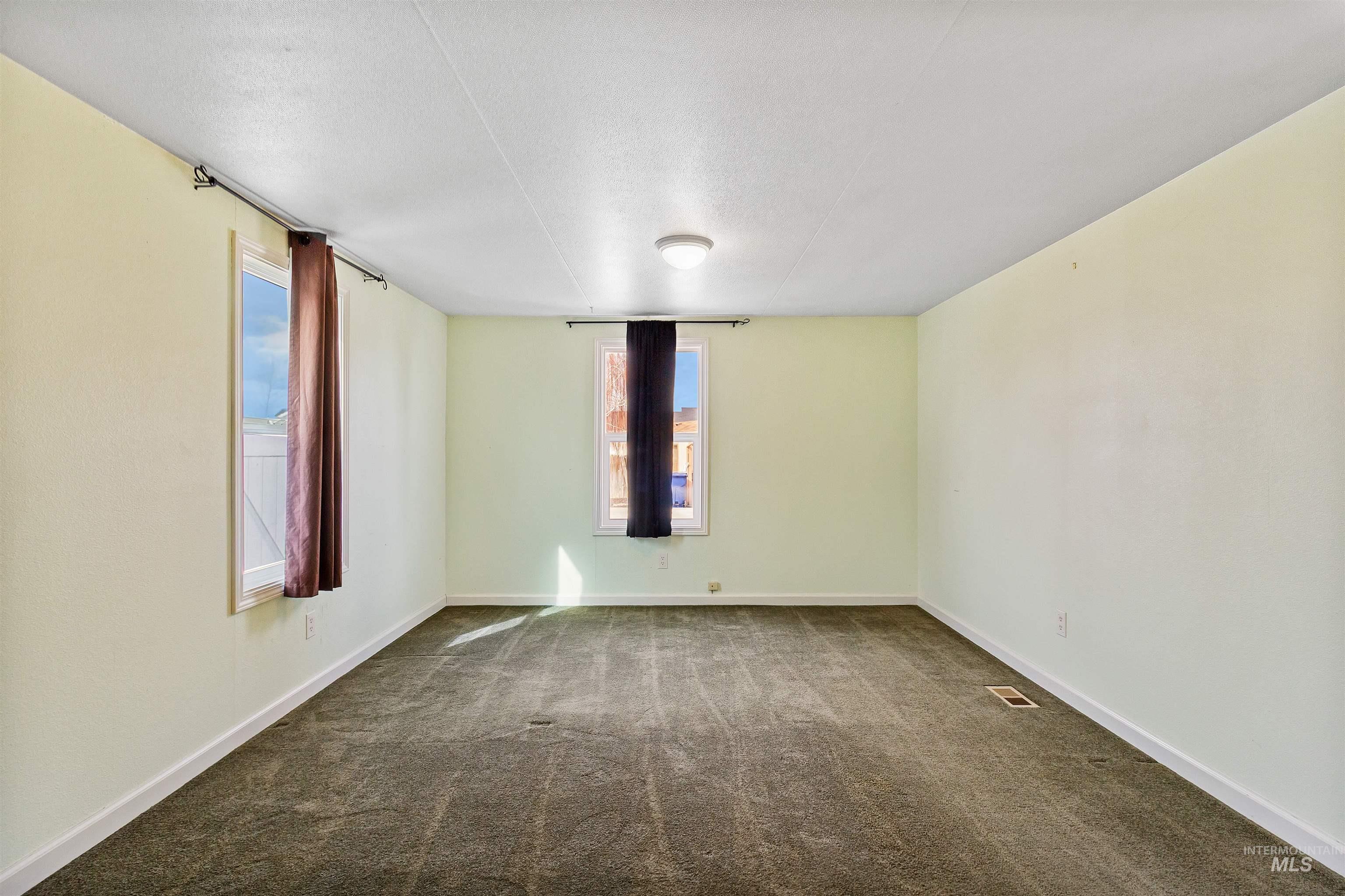 268 Villa Road, Twin Falls, Idaho 83301, 3 Bedrooms, 2 Bathrooms, Residential For Sale, Price $230,000,MLS 98976905