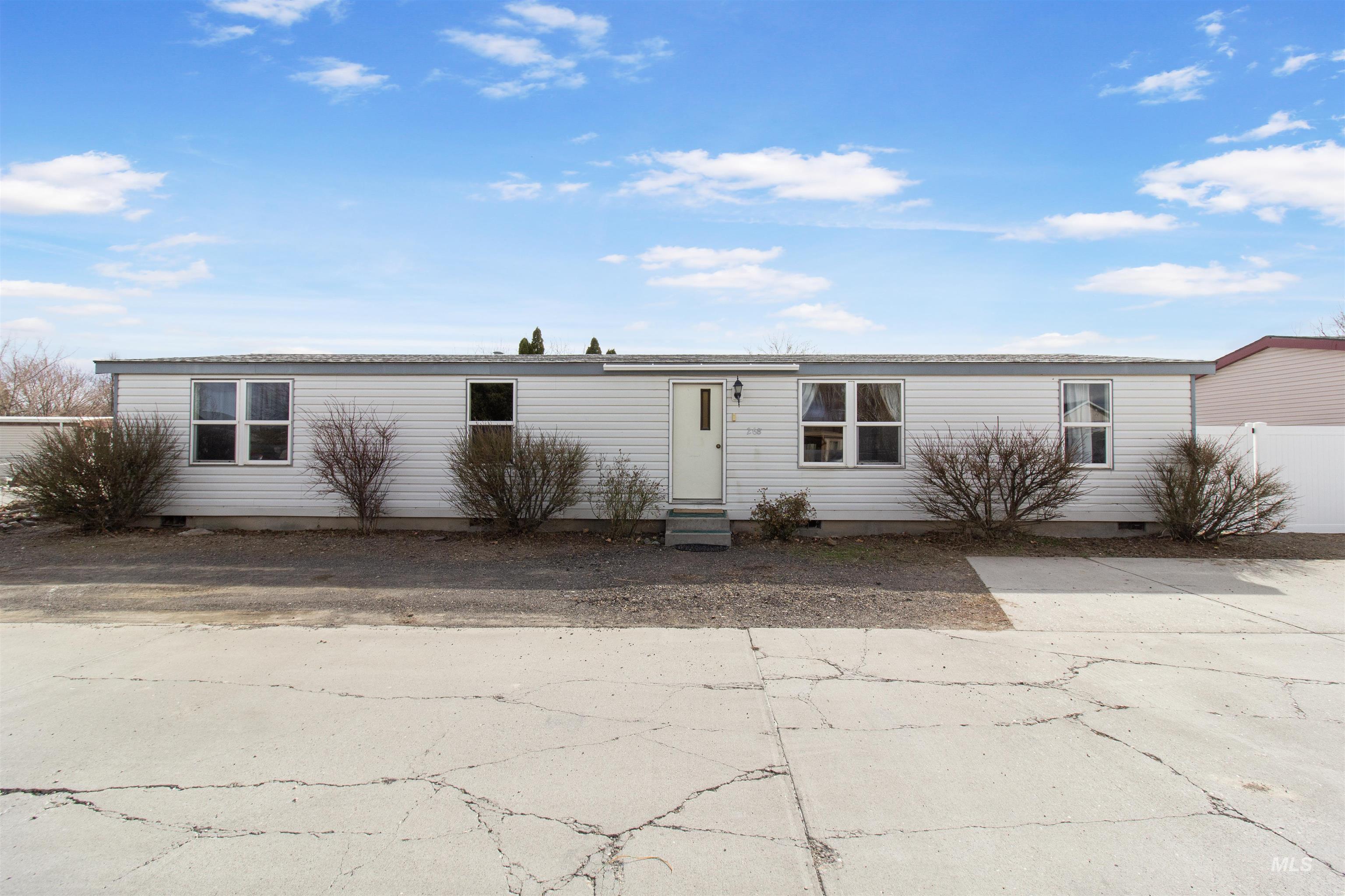 268 Villa Road, Twin Falls, Idaho 83301, 3 Bedrooms, 2 Bathrooms, Residential For Sale, Price $230,000,MLS 98976905