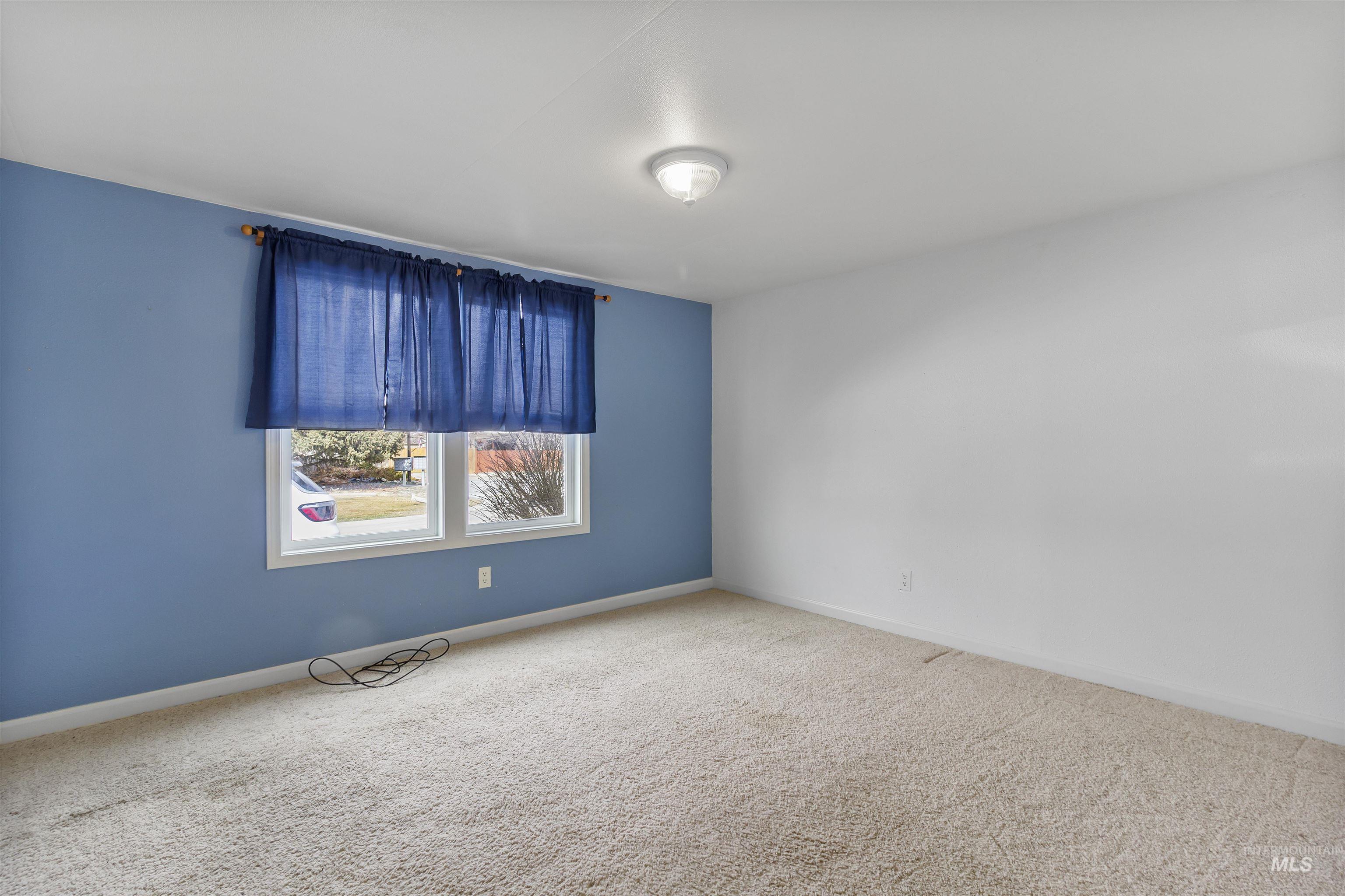 268 Villa Road, Twin Falls, Idaho 83301, 3 Bedrooms, 2 Bathrooms, Residential For Sale, Price $230,000,MLS 98976905