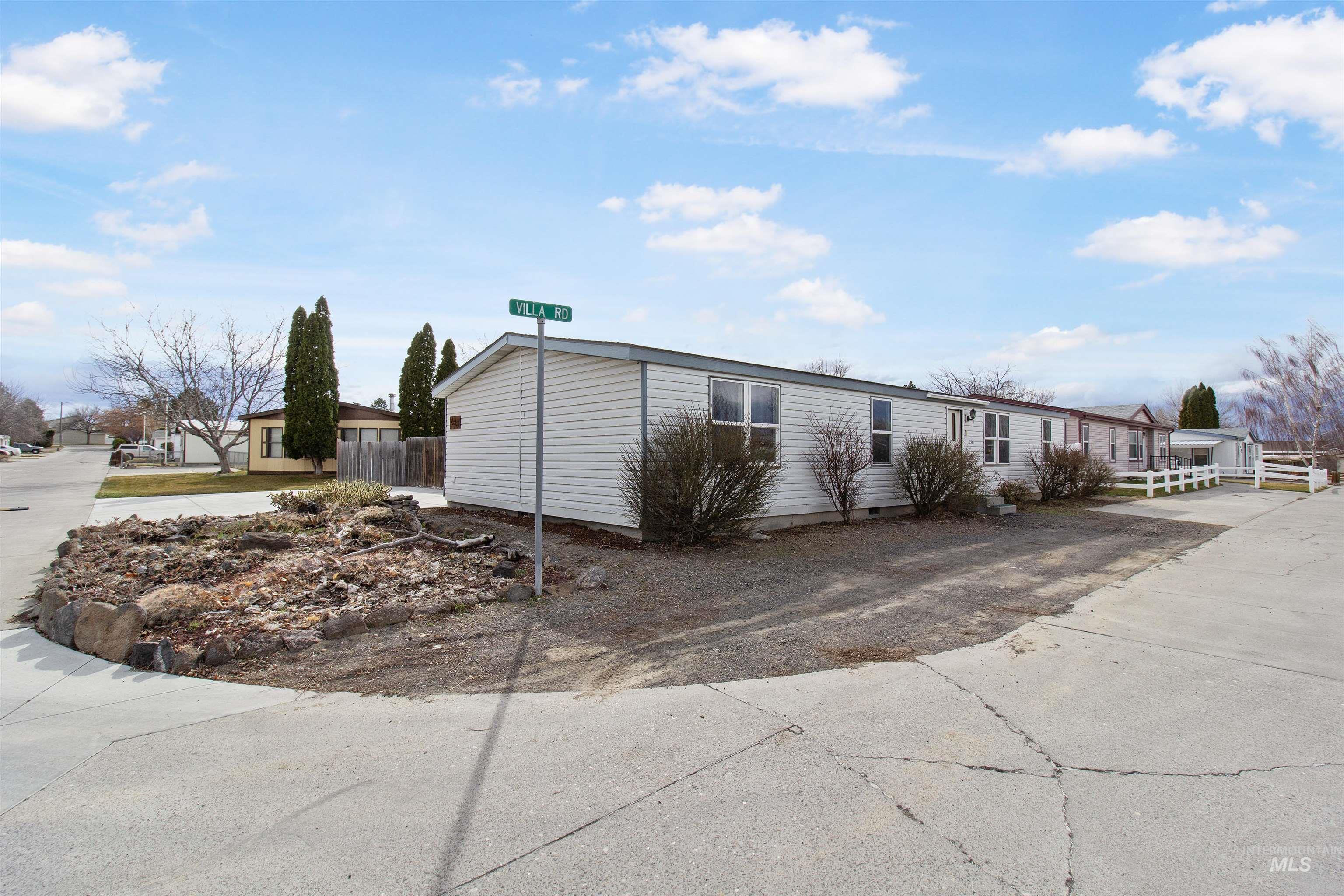 268 Villa Road, Twin Falls, Idaho 83301, 3 Bedrooms, 2 Bathrooms, Residential For Sale, Price $230,000,MLS 98976905