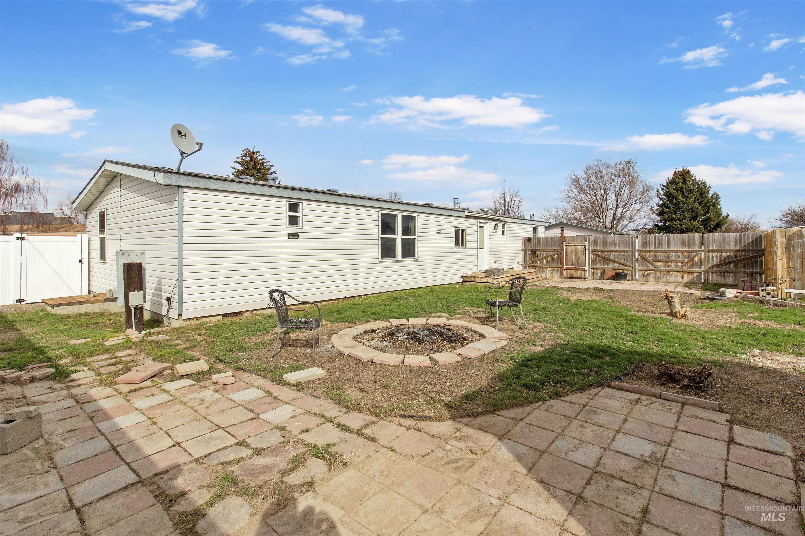 268 Villa Road, Twin Falls, Idaho 83301, 3 Bedrooms, 2 Bathrooms, Residential For Sale, Price $230,000,MLS 98976905