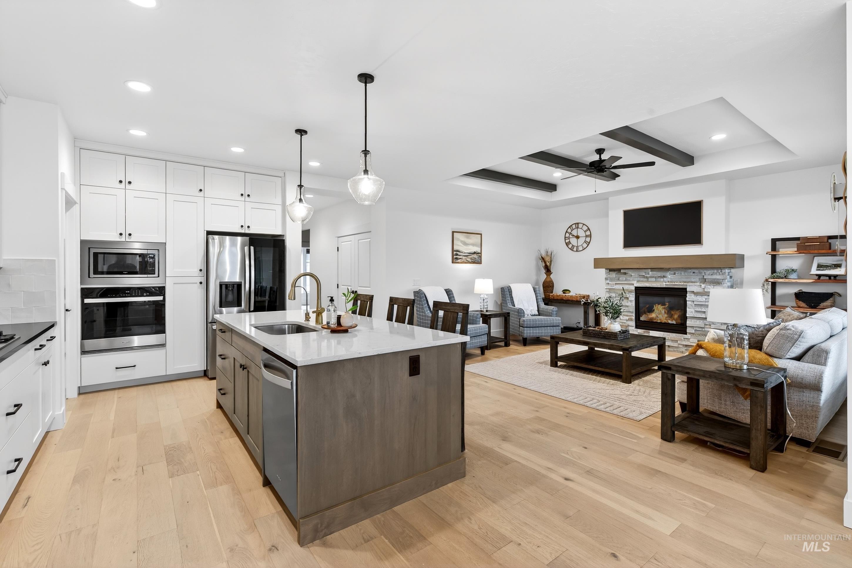 121 S Ziklag Ave, Kuna, Idaho 83634, 3 Bedrooms, 2 Bathrooms, Residential For Sale, Price $545,000,MLS 98976909