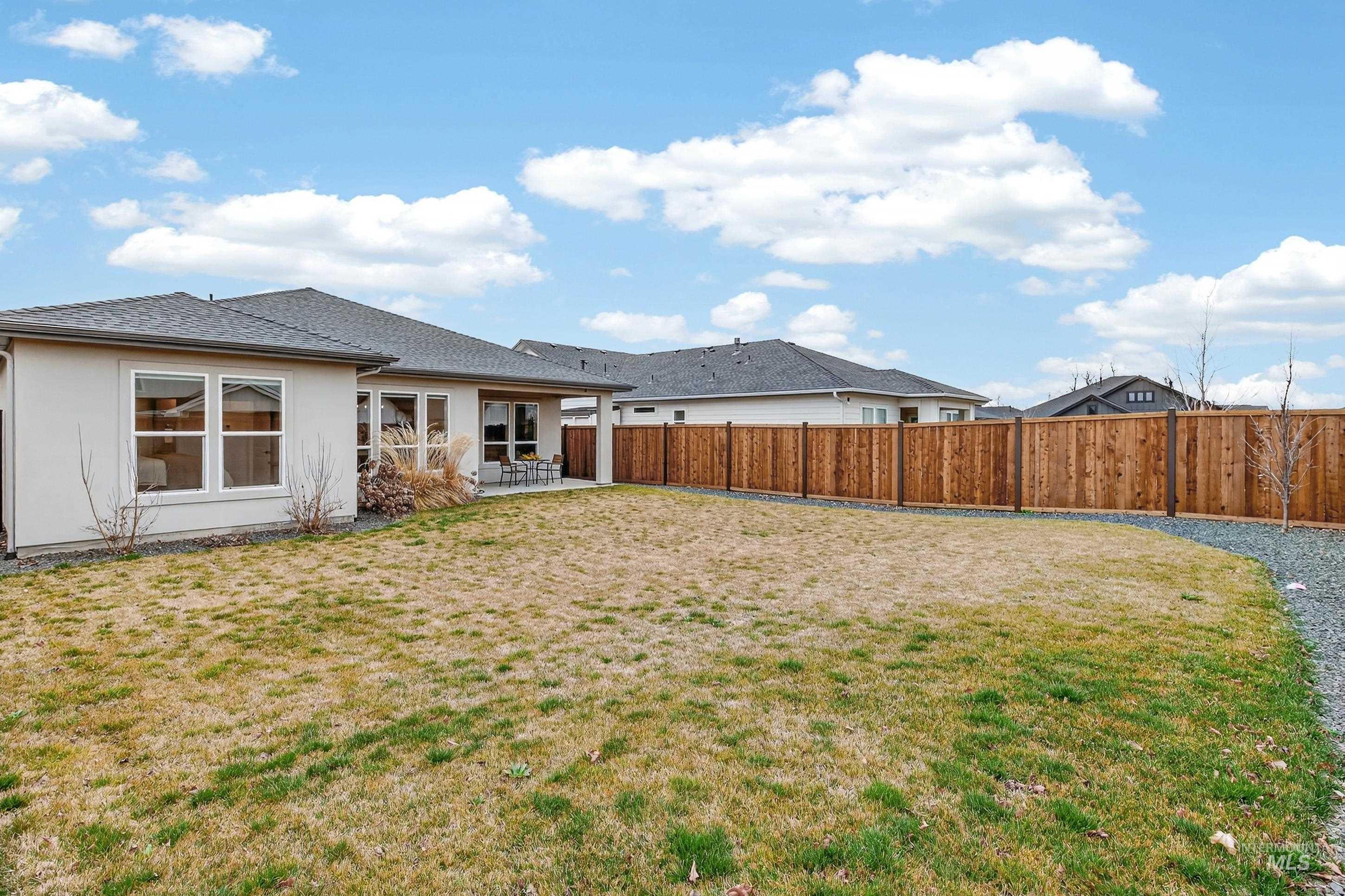 121 S Ziklag Ave, Kuna, Idaho 83634, 3 Bedrooms, 2 Bathrooms, Residential For Sale, Price $545,000,MLS 98976909