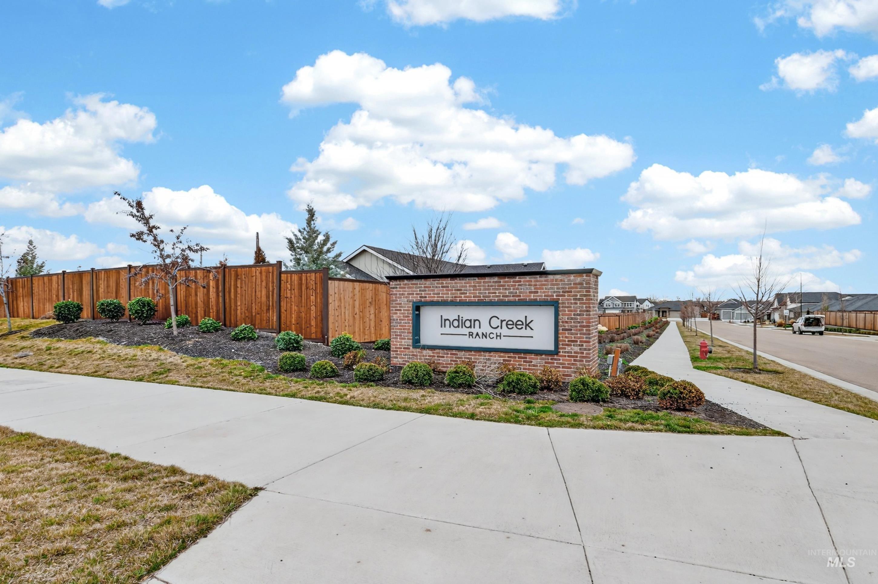 121 S Ziklag Ave, Kuna, Idaho 83634, 3 Bedrooms, 2 Bathrooms, Residential For Sale, Price $545,000,MLS 98976909