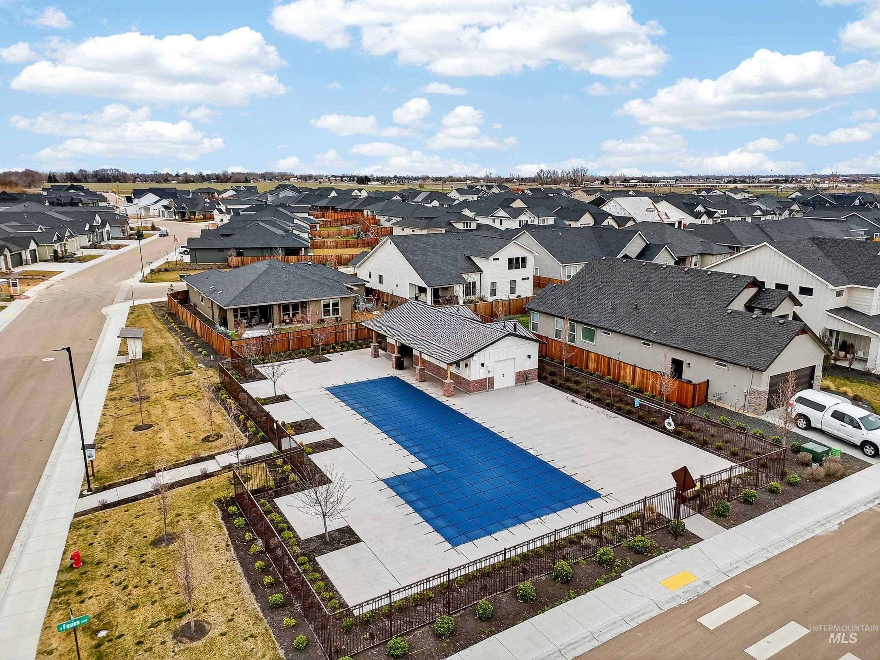 121 S Ziklag Ave, Kuna, Idaho 83634, 3 Bedrooms, 2 Bathrooms, Residential For Sale, Price $545,000,MLS 98976909