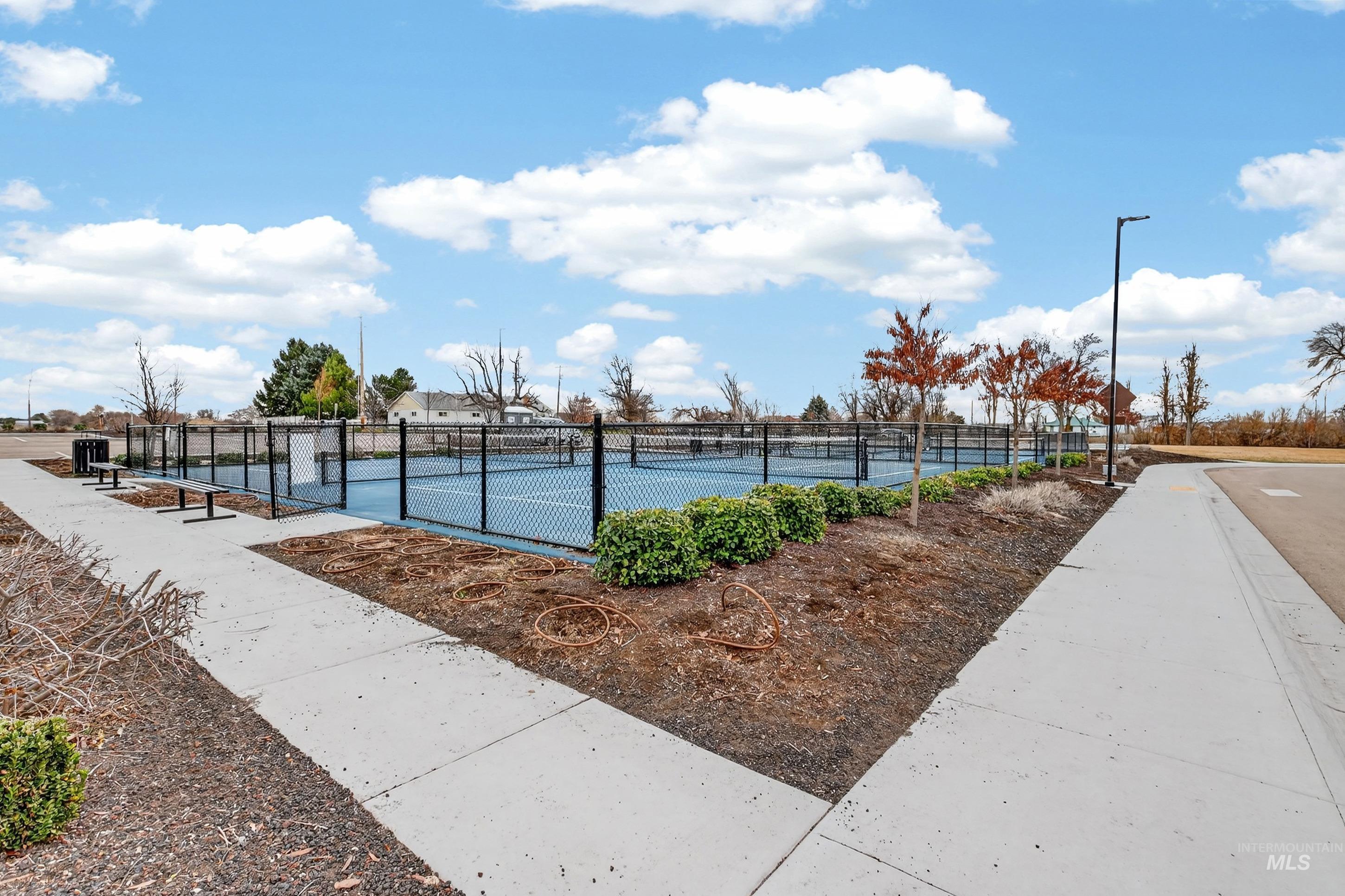 121 S Ziklag Ave, Kuna, Idaho 83634, 3 Bedrooms, 2 Bathrooms, Residential For Sale, Price $545,000,MLS 98976909