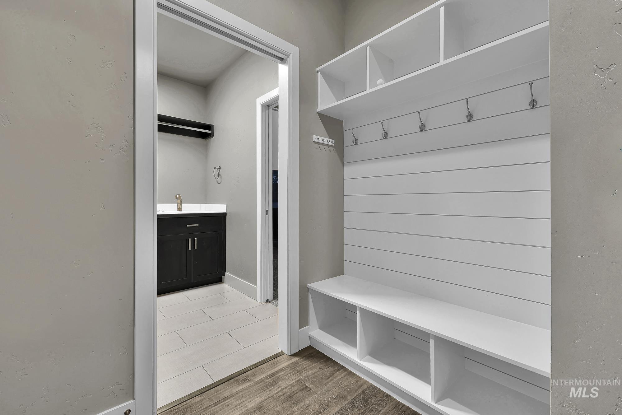 1001 E Andes Drive, Kuna, Idaho 83634, 3 Bedrooms, 2 Bathrooms, Residential For Sale, Price $599,999,MLS 98976910