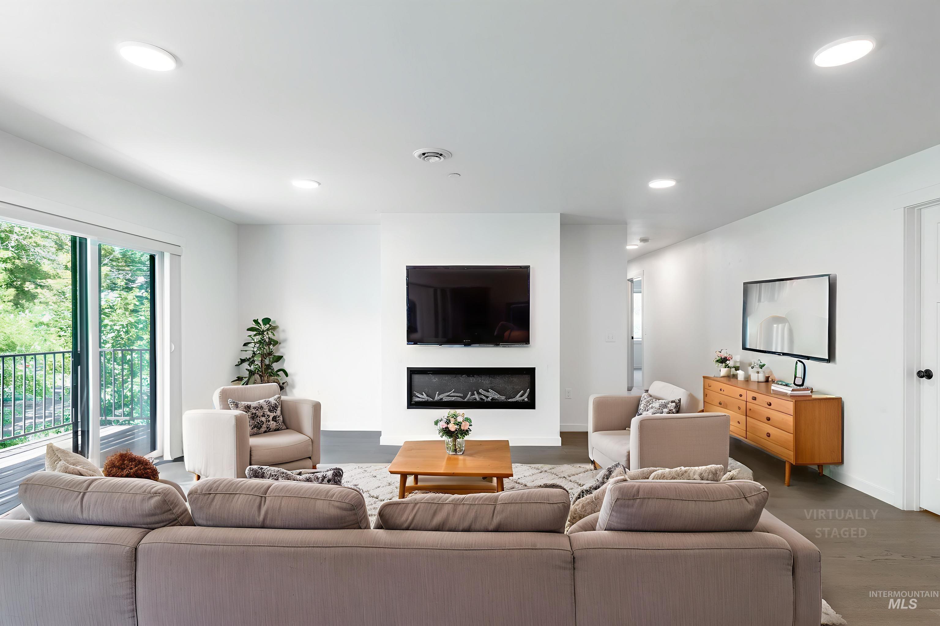 115 N Almon #104, Moscow, Idaho 83843, 3 Bedrooms, 2 Bathrooms, Residential For Sale, Price $465,000,MLS 98976911