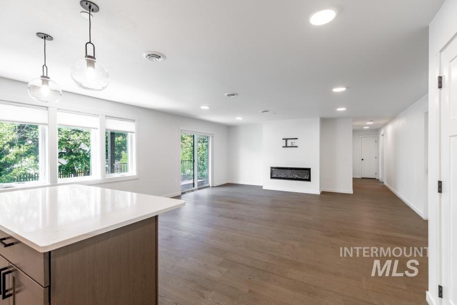 115 N Almon #104, Moscow, Idaho 83843, 3 Bedrooms, 2 Bathrooms, Residential For Sale, Price $465,000,MLS 98976911