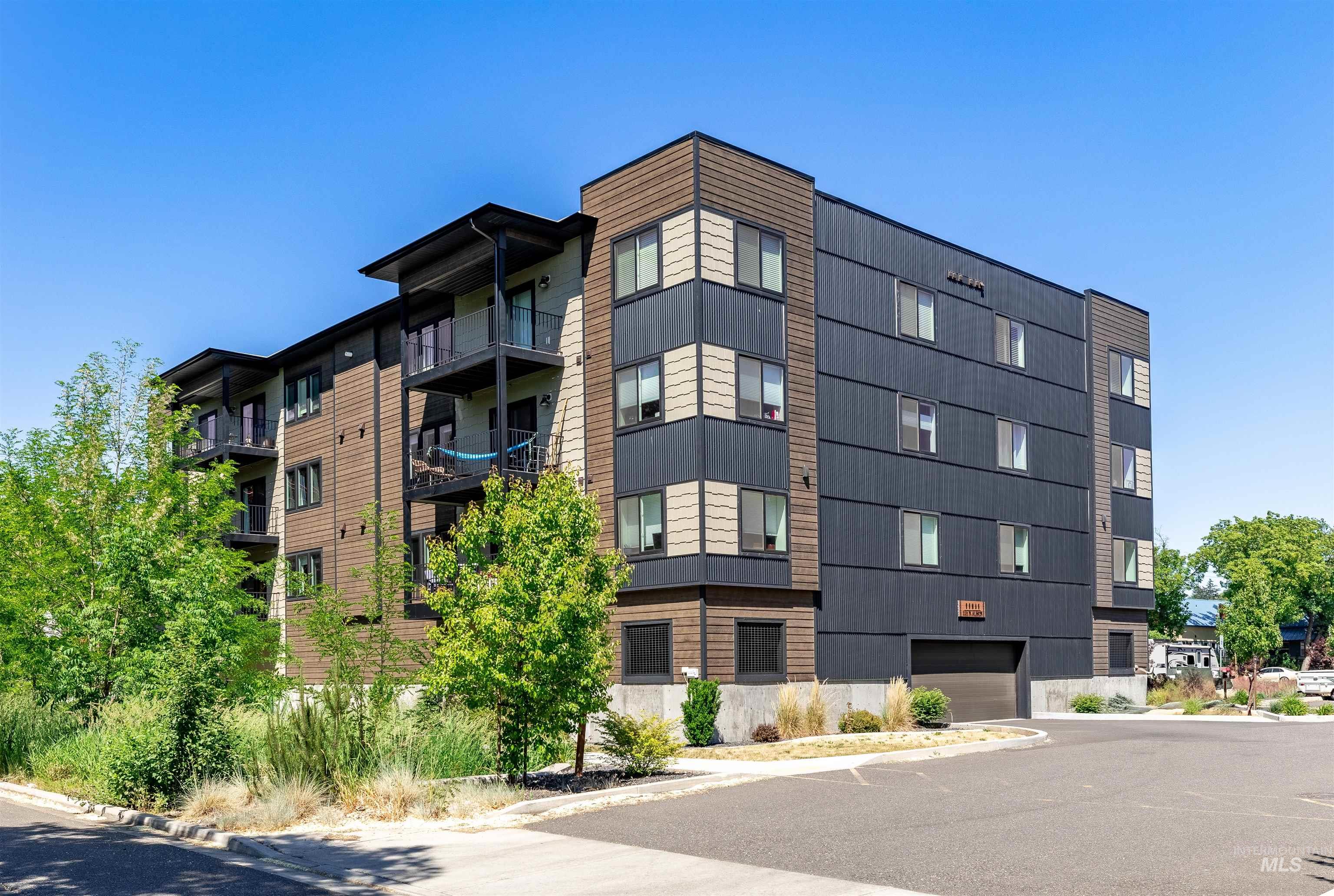 115 N Almon #104, Moscow, Idaho 83843, 3 Bedrooms, 2 Bathrooms, Residential For Sale, Price $465,000,MLS 98976911