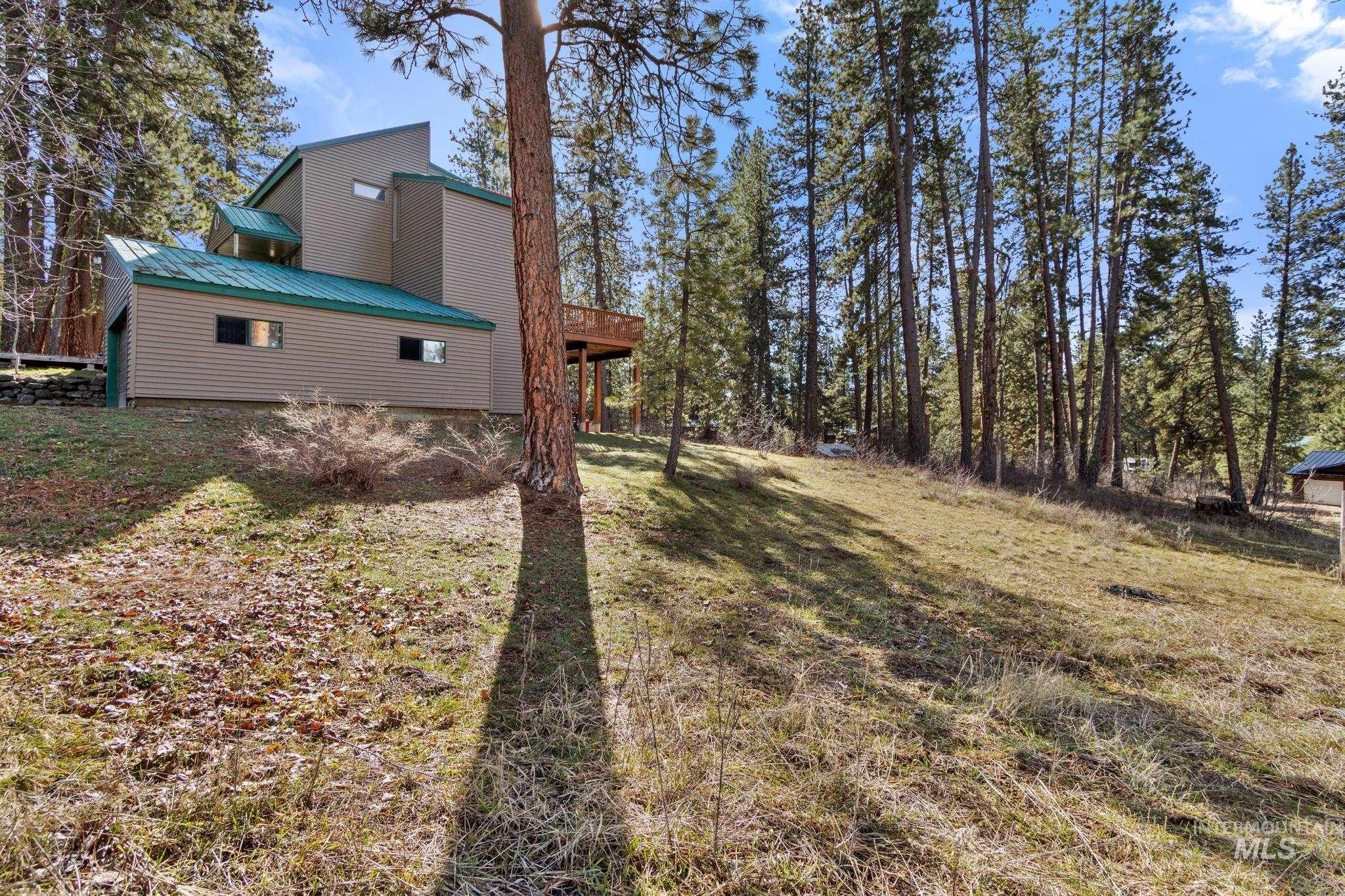 7 Elderberry Circle, Idaho City, Idaho 83631, 3 Bedrooms, 2 Bathrooms, Residential For Sale, Price $529,000,MLS 98976912