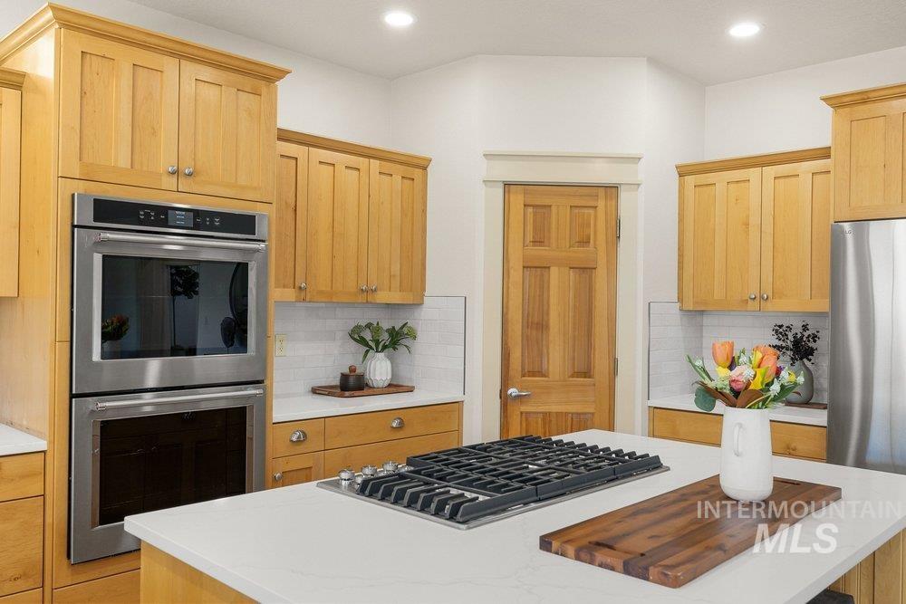 12803 N Schicks Ridge Road, Boise, Idaho 83714, 3 Bedrooms, 2.5 Bathrooms, Residential For Sale, Price $925,000, 98976915