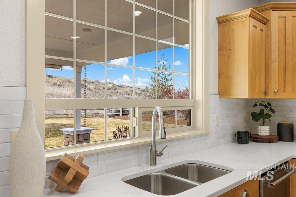 12803 N Schicks Ridge Road, Boise, Idaho 83714, 3 Bedrooms, 2.5 Bathrooms, Residential For Sale, Price $925,000, 98976915