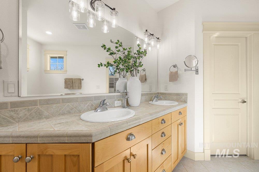 12803 N Schicks Ridge Road, Boise, Idaho 83714, 3 Bedrooms, 2.5 Bathrooms, Residential For Sale, Price $925,000, 98976915