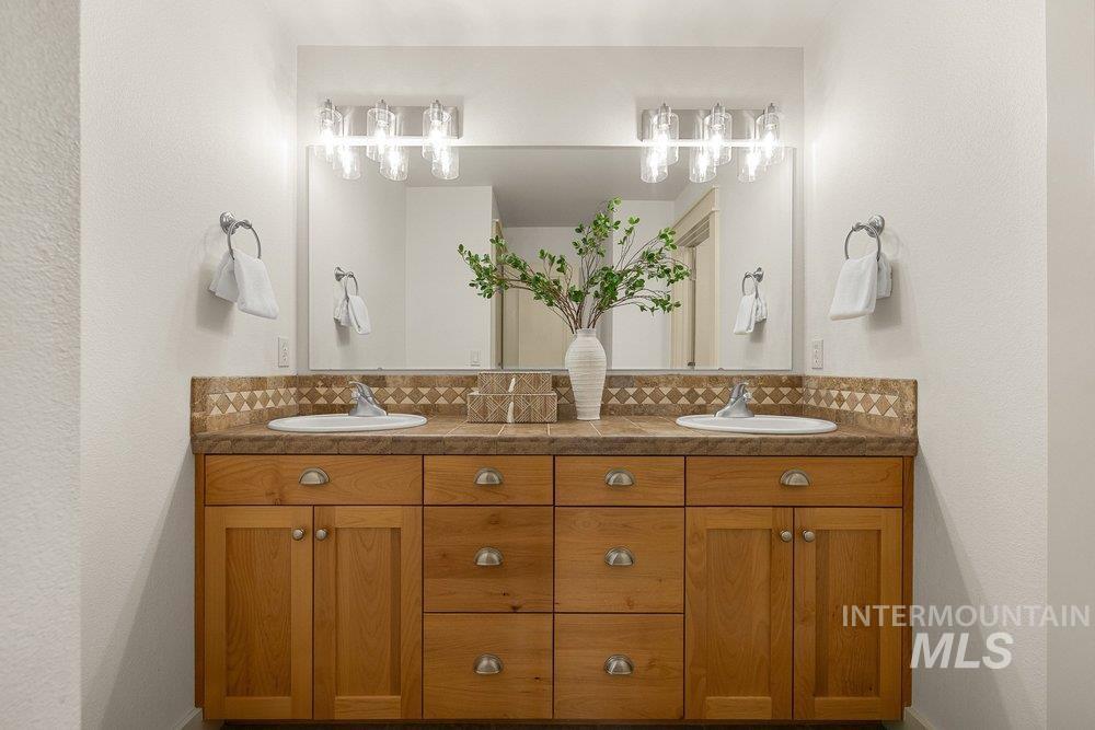 12803 N Schicks Ridge Road, Boise, Idaho 83714, 3 Bedrooms, 2.5 Bathrooms, Residential For Sale, Price $925,000, 98976915