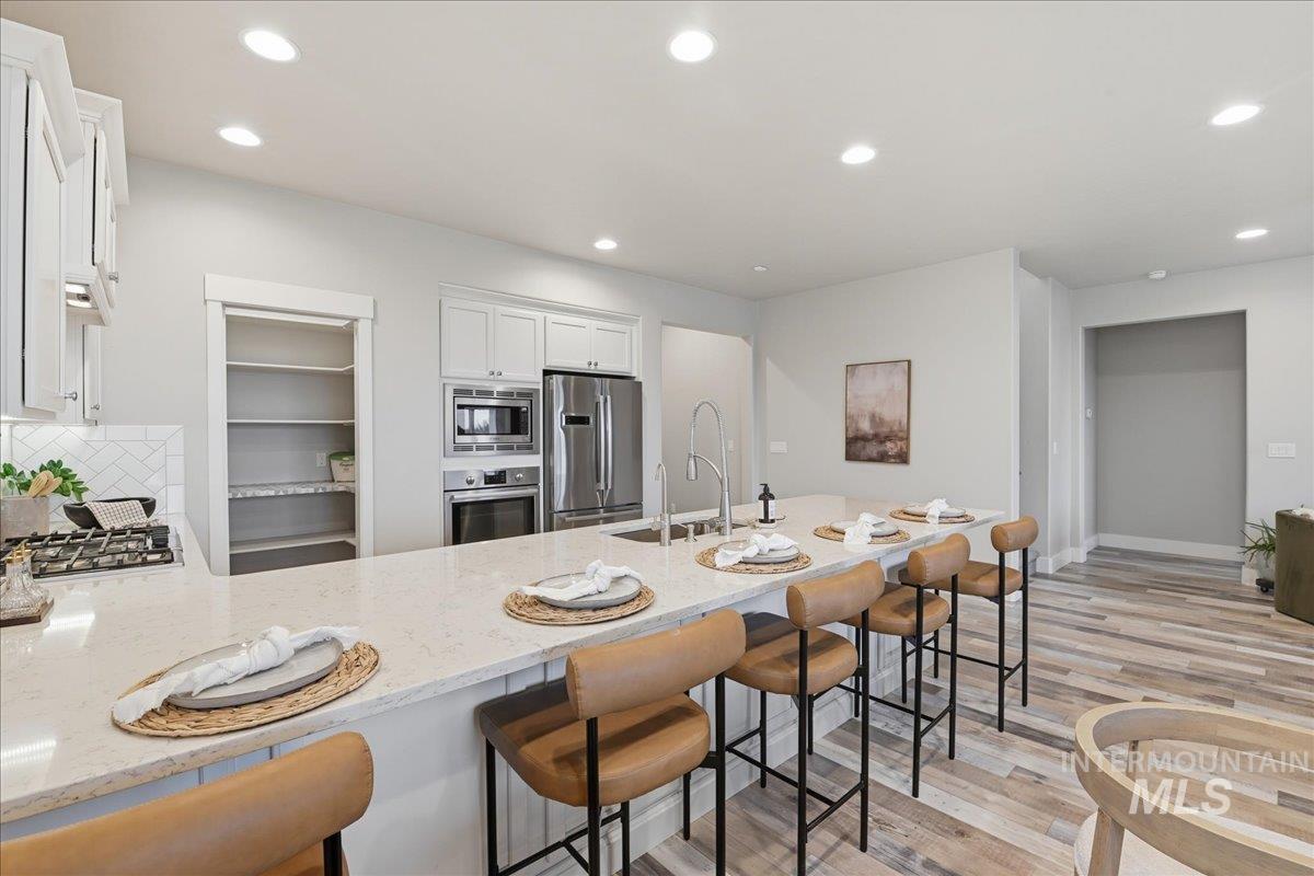 7691 W Hill Rd, Boise, Idaho 83714, 3 Bedrooms, 3 Bathrooms, Residential For Sale, Price $750,000,MLS 98976918