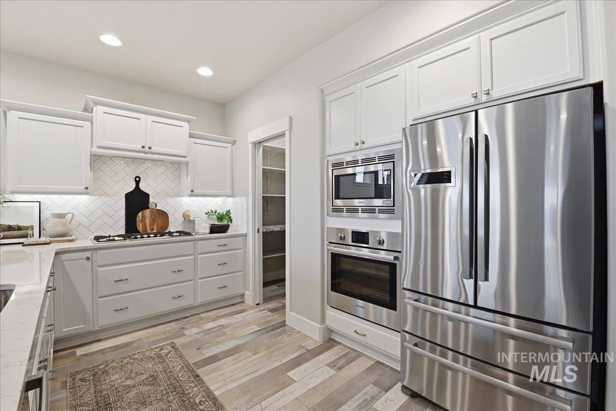 7691 W Hill Rd, Boise, Idaho 83714, 3 Bedrooms, 3 Bathrooms, Residential For Sale, Price $750,000,MLS 98976918