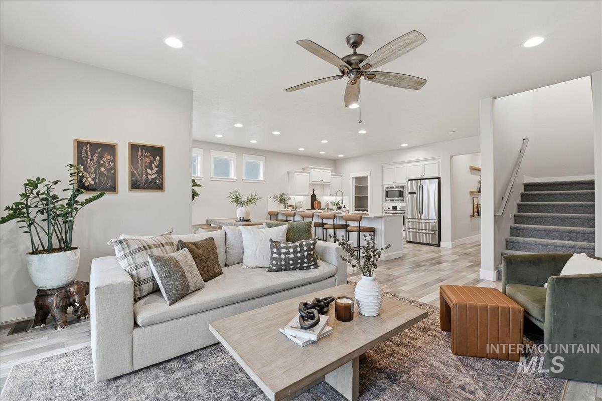 7691 W Hill Rd, Boise, Idaho 83714, 3 Bedrooms, 3 Bathrooms, Residential For Sale, Price $750,000,MLS 98976918