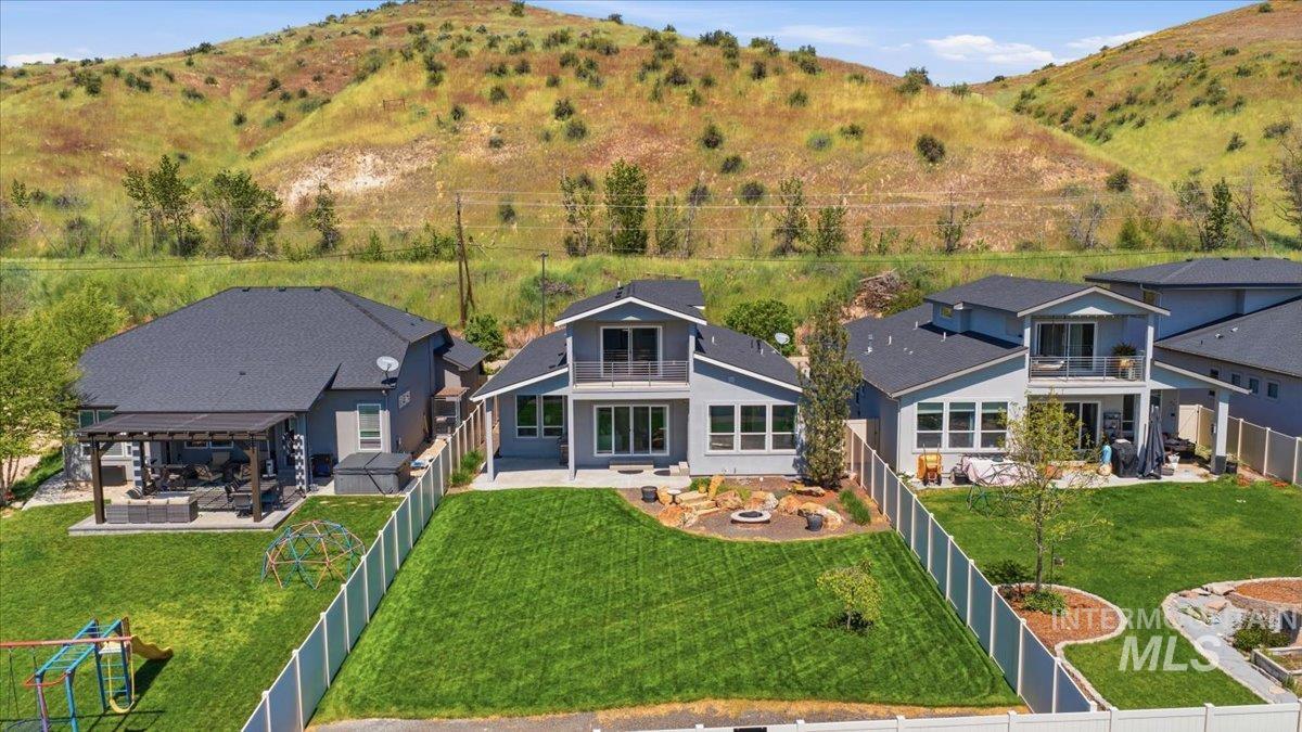 7691 W Hill Rd, Boise, Idaho 83714, 3 Bedrooms, 3 Bathrooms, Residential For Sale, Price $739,990, 98976918