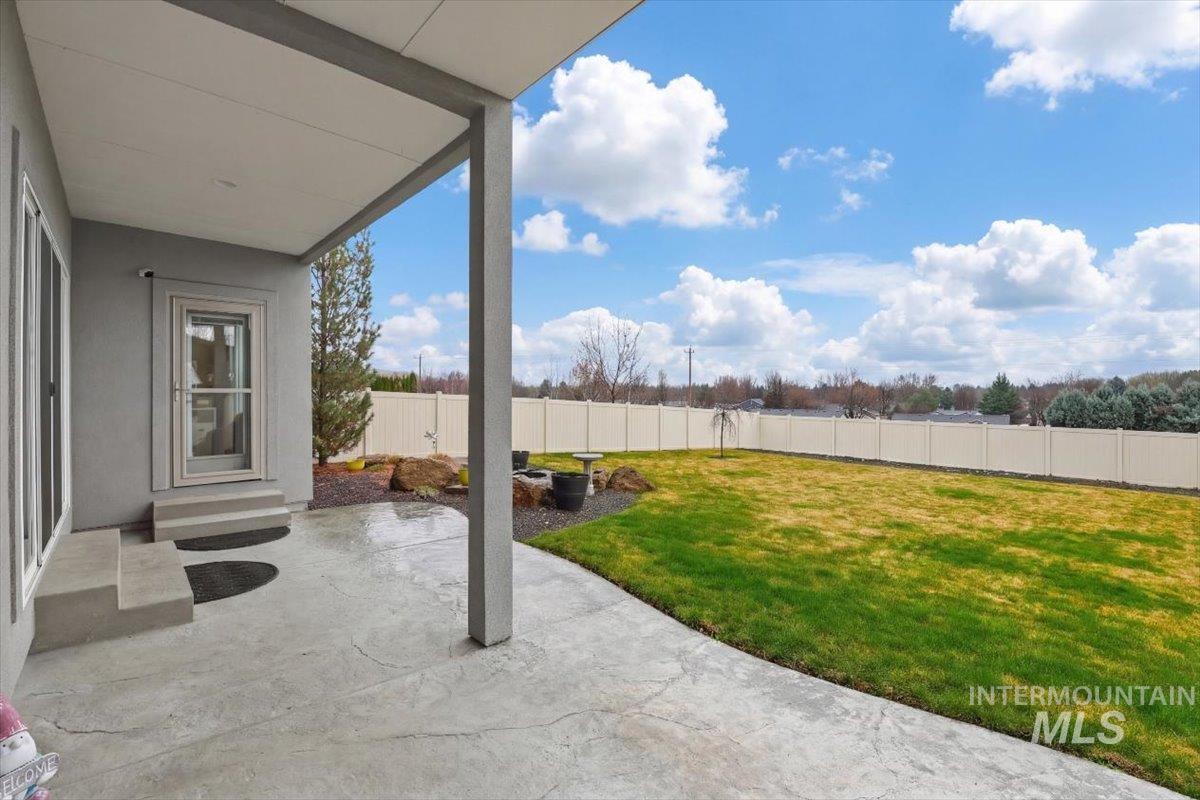 7691 W Hill Rd, Boise, Idaho 83714, 3 Bedrooms, 3 Bathrooms, Residential For Sale, Price $750,000,MLS 98976918