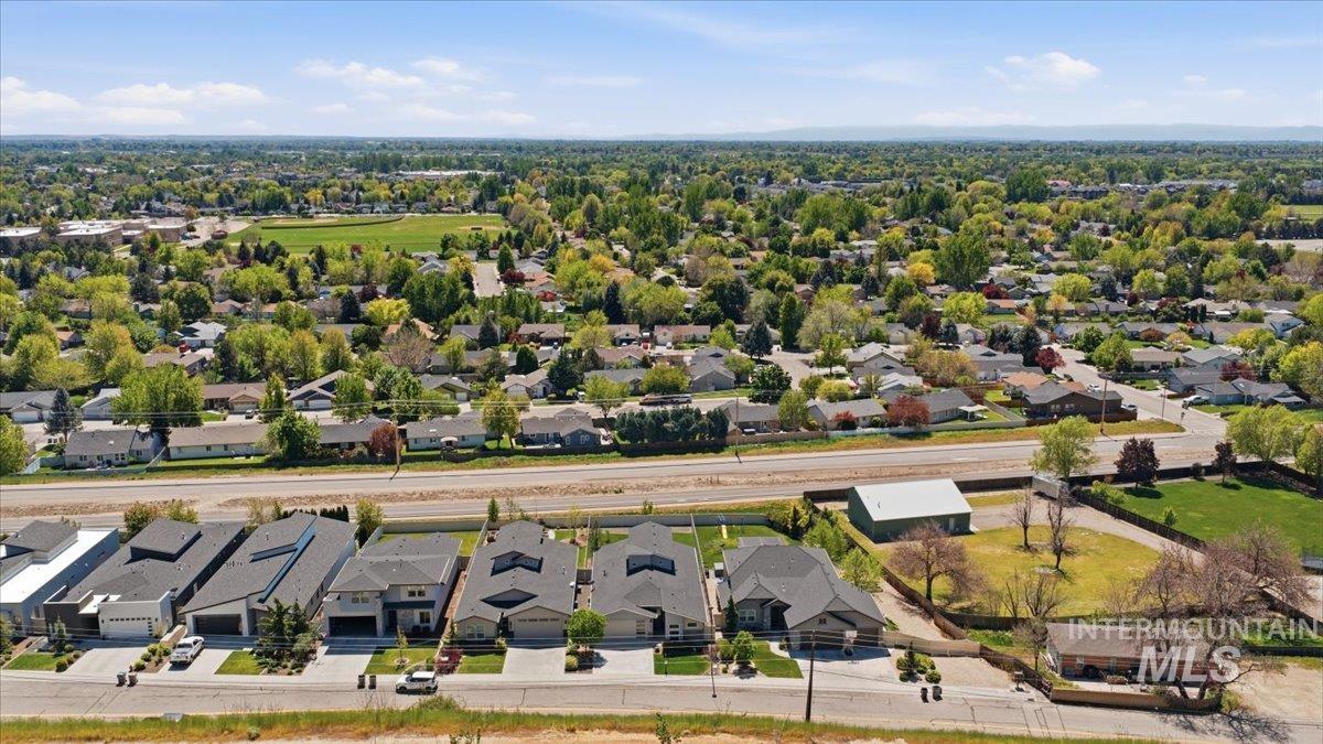 7691 W Hill Rd, Boise, Idaho 83714, 3 Bedrooms, 3 Bathrooms, Residential For Sale, Price $739,990, 98976918