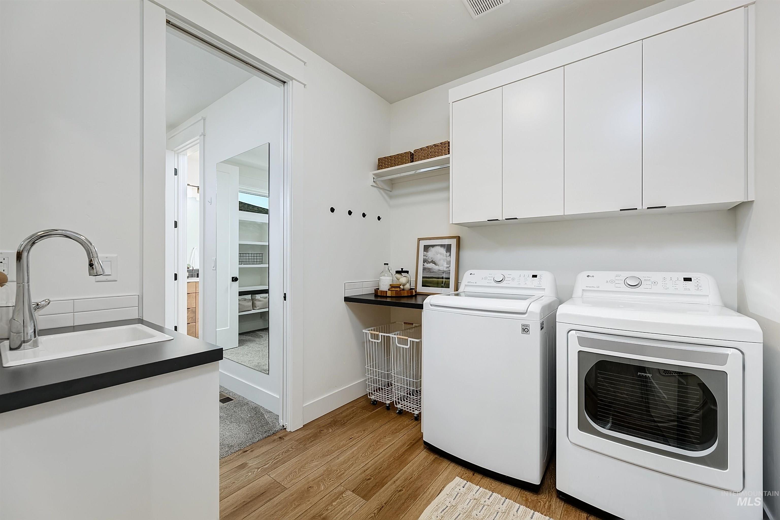 6299 Chateau Ct, Star, Idaho 83669, 3 Bedrooms, 2.5 Bathrooms, Residential For Sale, Price $739,900,MLS 98976921