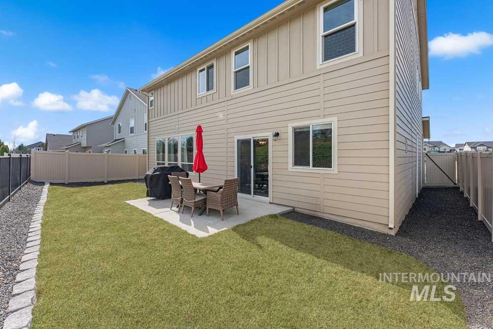 164 N Caracaras Way, Eagle, Idaho 83616, 4 Bedrooms, 2.5 Bathrooms, Residential For Sale, Price $589,990,MLS 98976923