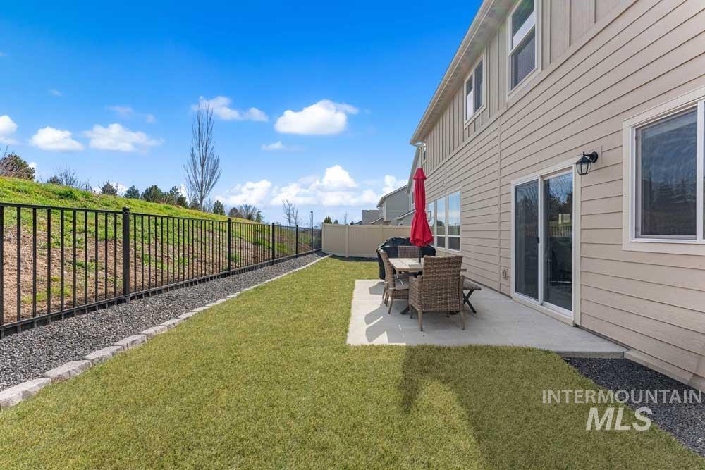 164 N Caracaras Way, Eagle, Idaho 83616, 4 Bedrooms, 2.5 Bathrooms, Residential For Sale, Price $589,990,MLS 98976923