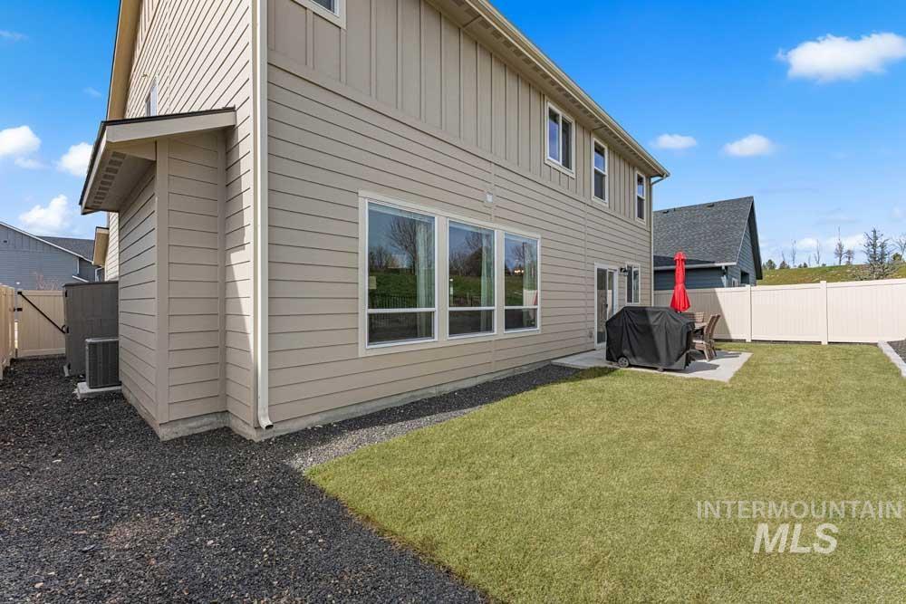 164 N Caracaras Way, Eagle, Idaho 83616, 4 Bedrooms, 2.5 Bathrooms, Residential For Sale, Price $589,990,MLS 98976923