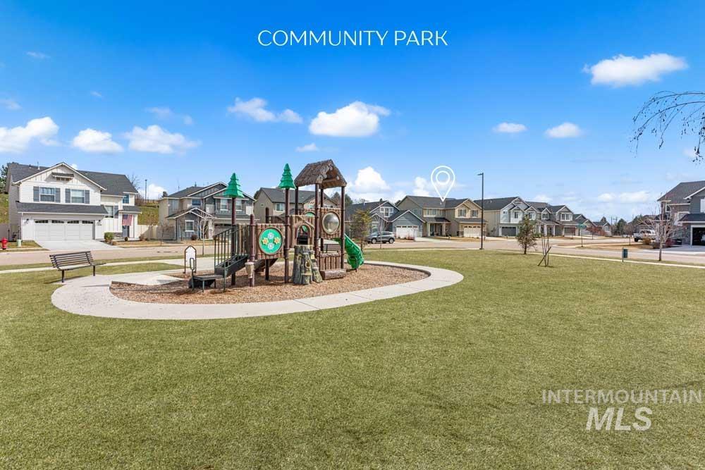 164 N Caracaras Way, Eagle, Idaho 83616, 4 Bedrooms, 2.5 Bathrooms, Residential For Sale, Price $589,990,MLS 98976923