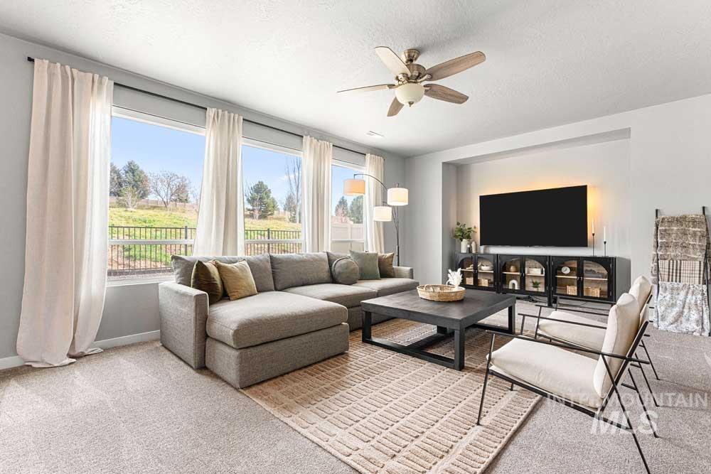 164 N Caracaras Way, Eagle, Idaho 83616, 4 Bedrooms, 2.5 Bathrooms, Residential For Sale, Price $589,990,MLS 98976923