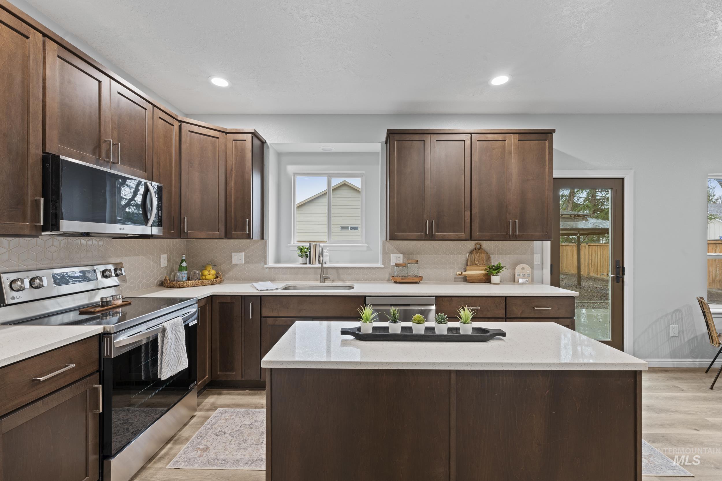 2257 W Pebblestone St, Meridian, Idaho 83646-8229, 4 Bedrooms, 3 Bathrooms, Residential For Sale, Price $605,700,MLS 98976924