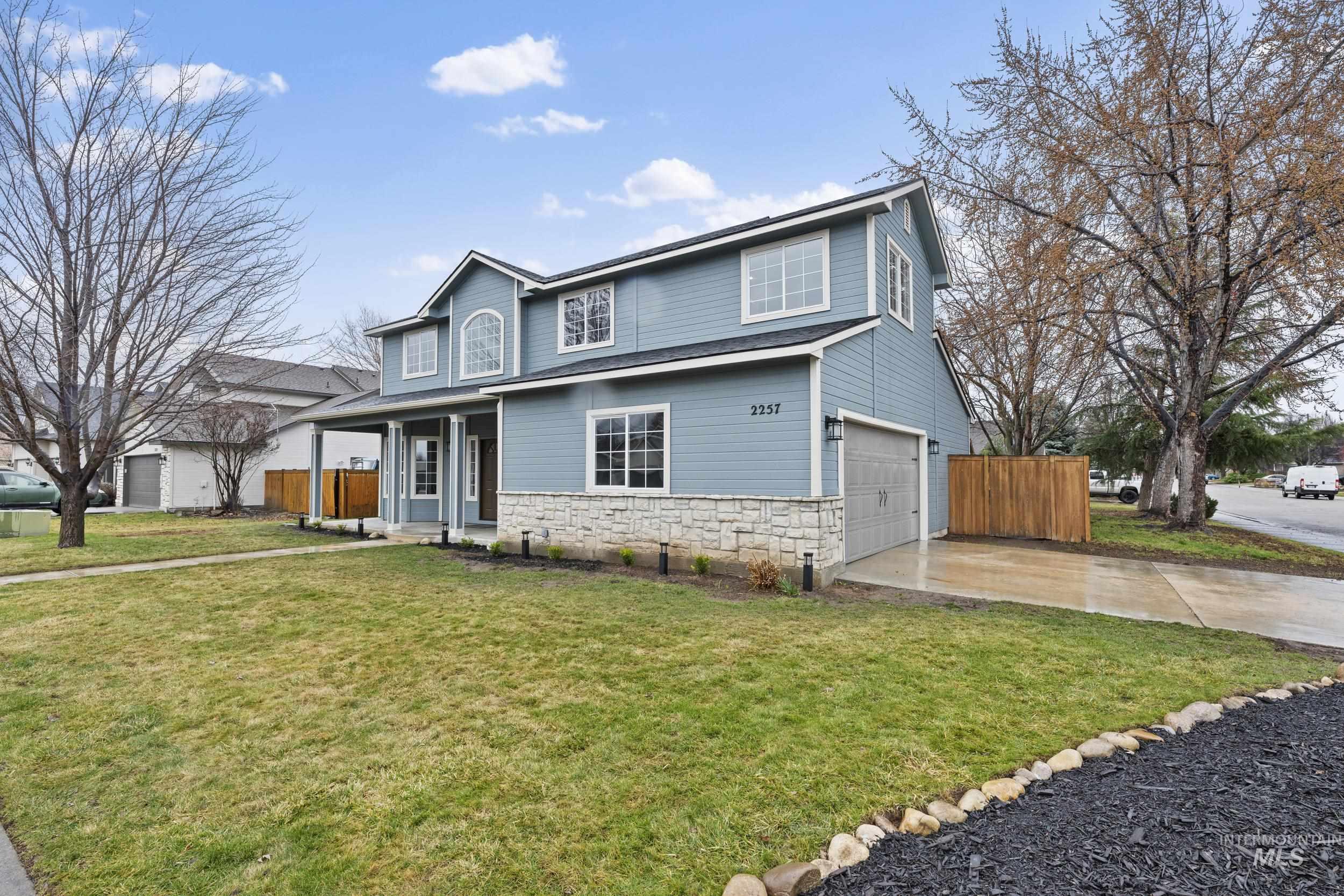 2257 W Pebblestone St, Meridian, Idaho 83646-8229, 4 Bedrooms, 3 Bathrooms, Residential For Sale, Price $605,700,MLS 98976924