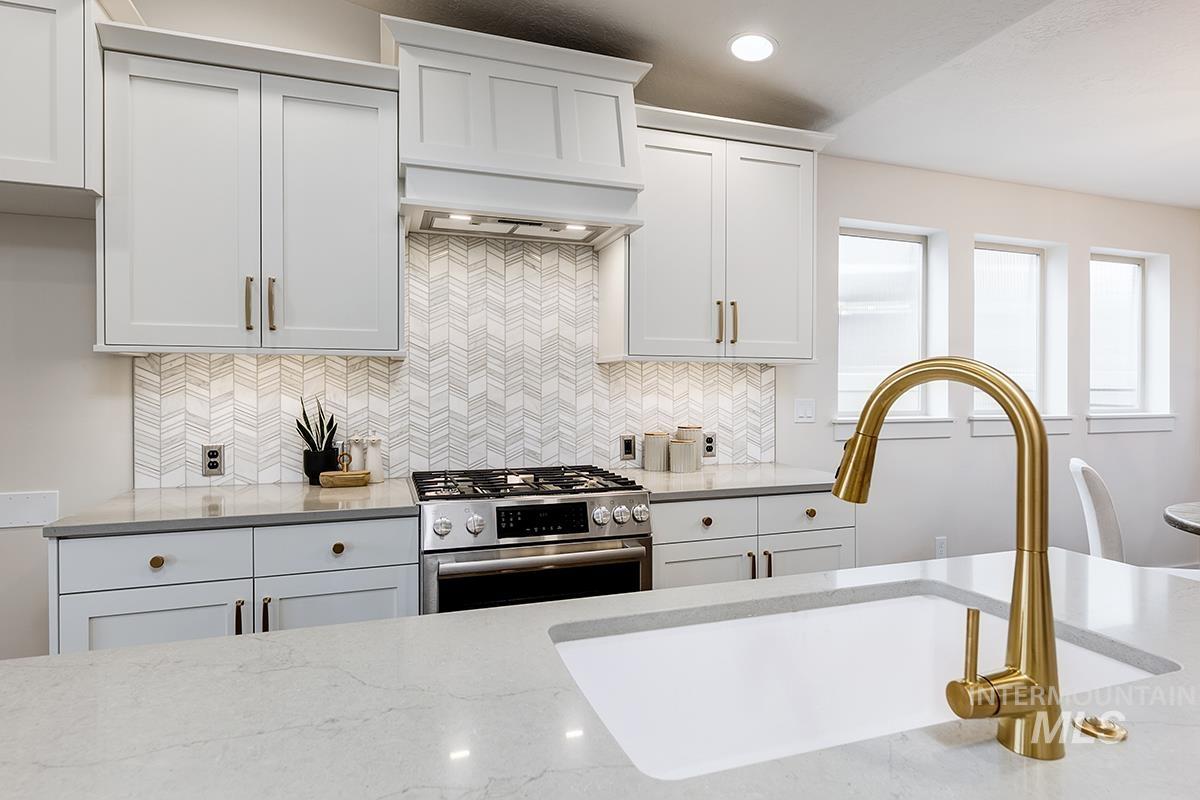 7015 S Skybreak Lane, Meridian, Idaho 83642, 3 Bedrooms, 2 Bathrooms, Residential For Sale, Price $489,000,MLS 98976925