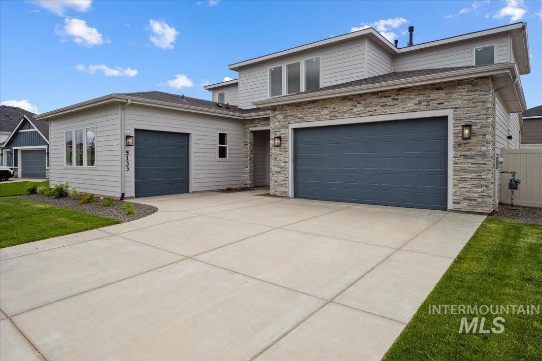 9032 W Moonglade St, Star, Idaho 83669, 4 Bedrooms, 3.5 Bathrooms, Residential For Sale, Price $759,000,MLS 98976927