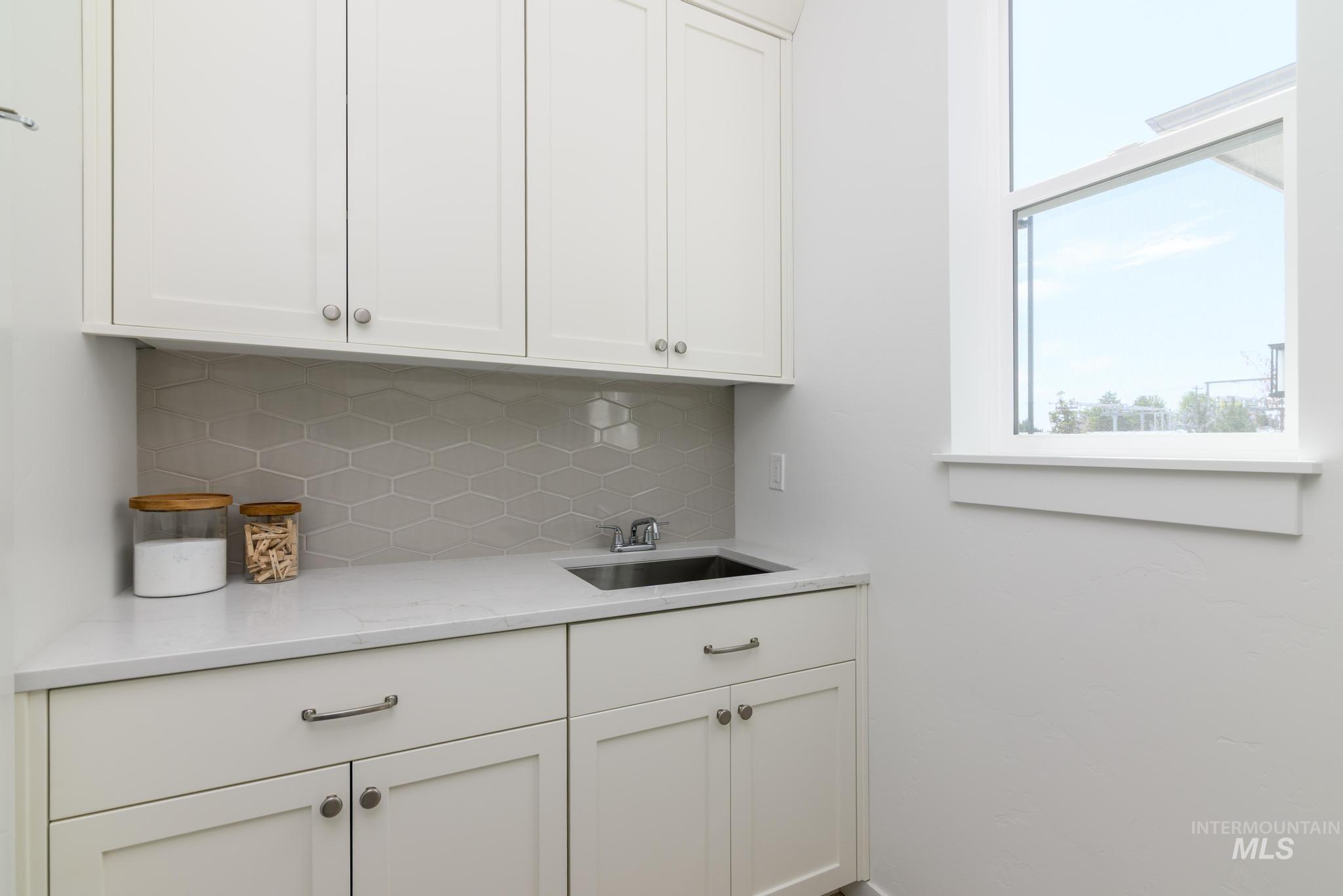 9032 W Moonglade St, Star, Idaho 83669, 4 Bedrooms, 3.5 Bathrooms, Residential For Sale, Price $759,000,MLS 98976927