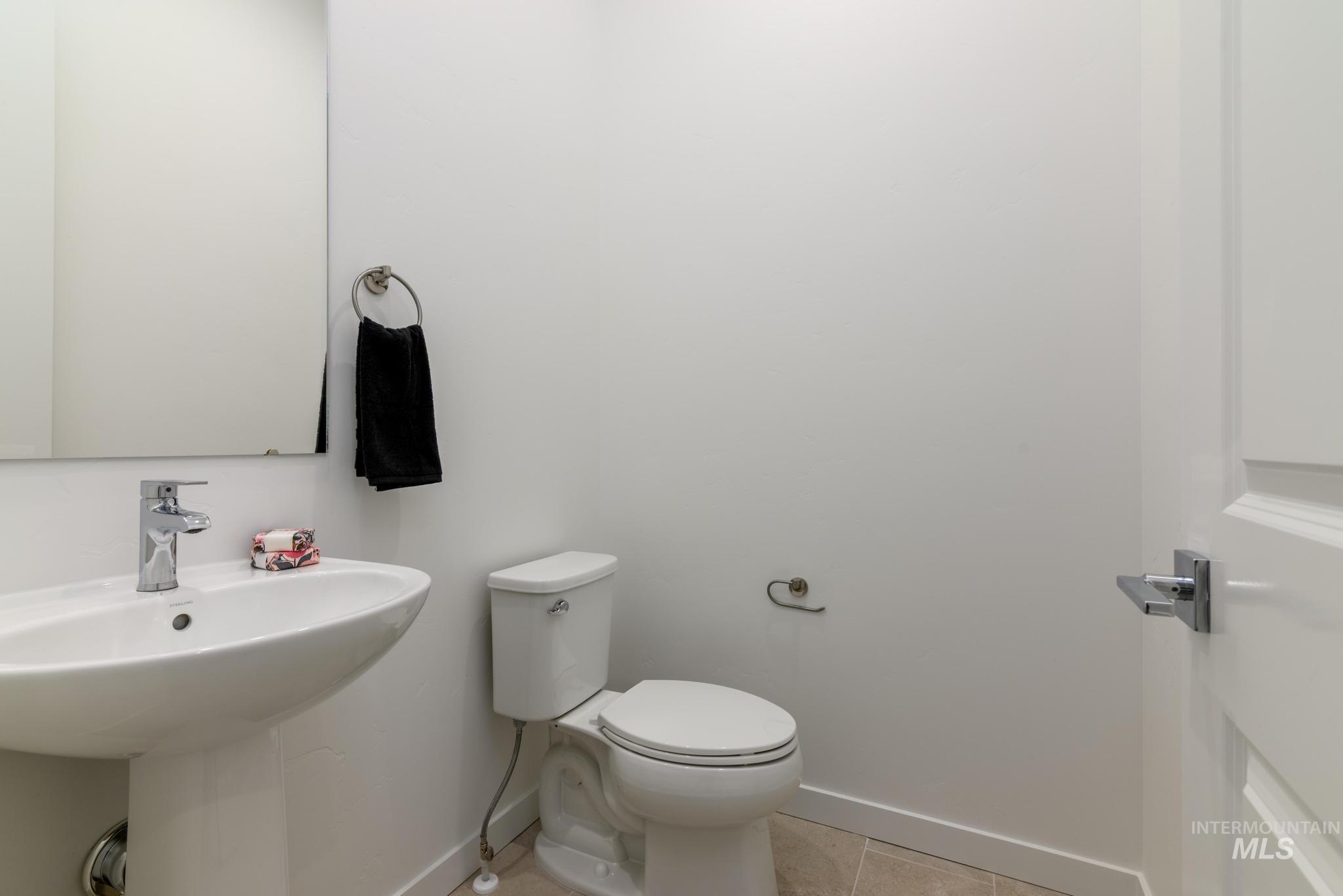 9032 W Moonglade St, Star, Idaho 83669, 4 Bedrooms, 3.5 Bathrooms, Residential For Sale, Price $759,000,MLS 98976927