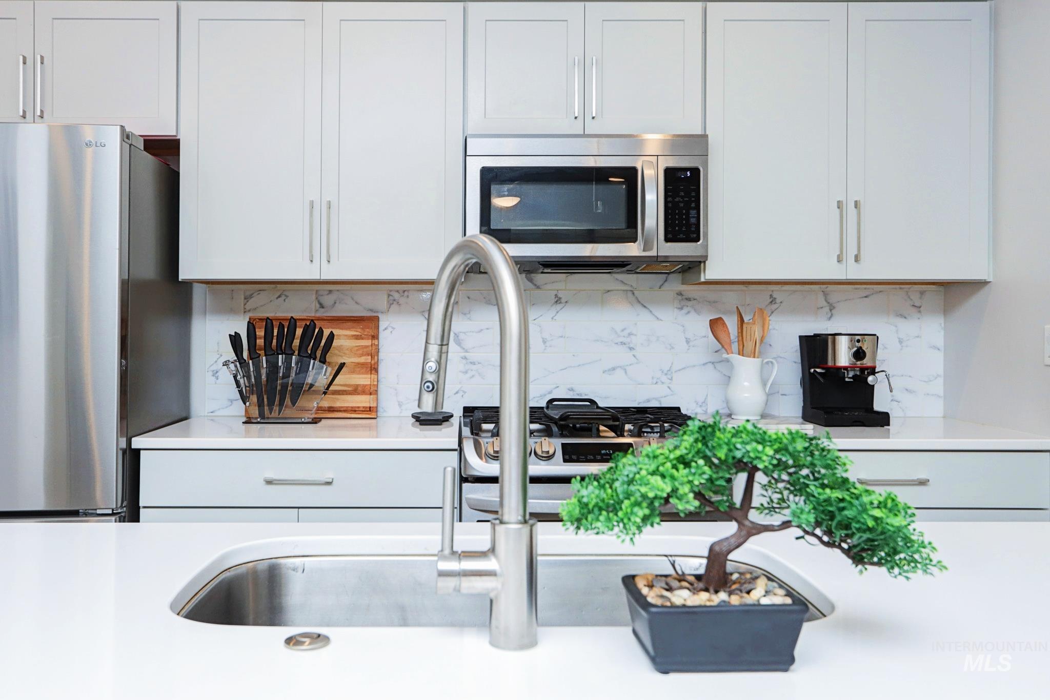 783 Bissett St., Meridian, Idaho 83642-256, 3 Bedrooms, 2.5 Bathrooms, Residential For Sale, Price $540,000,MLS 98976928