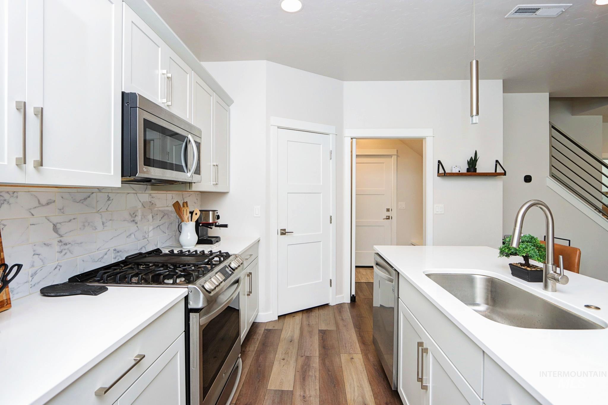 783 Bissett St., Meridian, Idaho 83642-256, 3 Bedrooms, 2.5 Bathrooms, Residential For Sale, Price $540,000,MLS 98976928