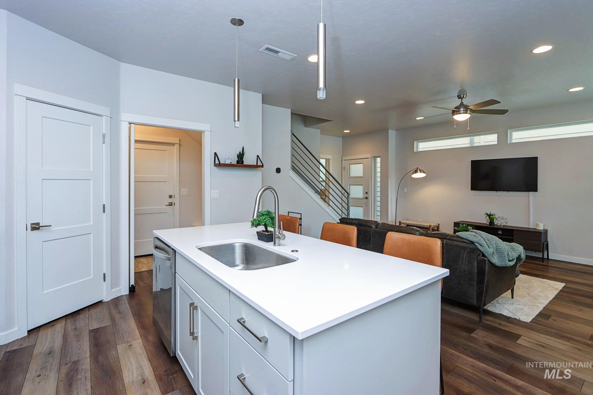 783 Bissett St., Meridian, Idaho 83642-256, 3 Bedrooms, 2.5 Bathrooms, Residential For Sale, Price $540,000,MLS 98976928