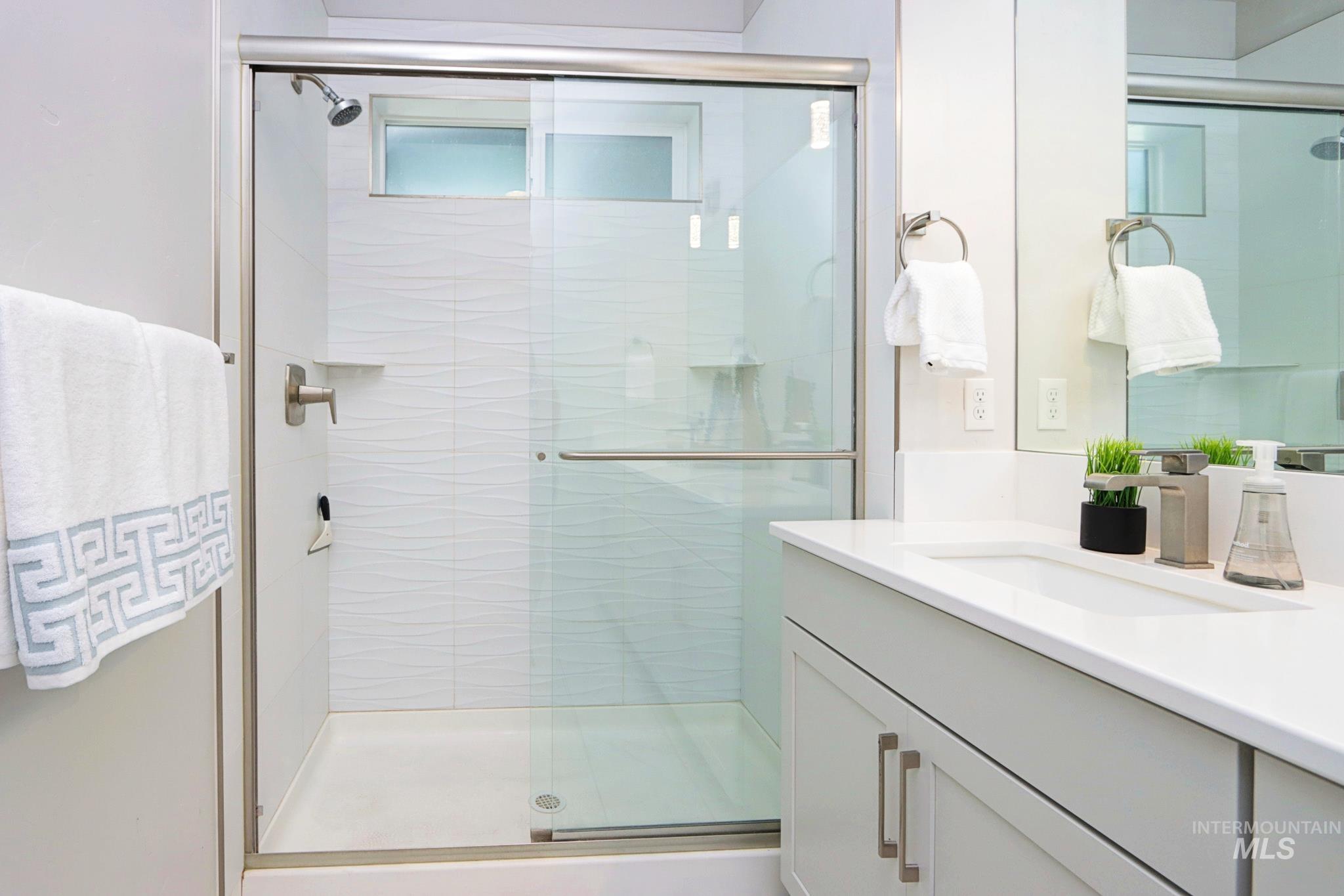 783 Bissett St., Meridian, Idaho 83642-256, 3 Bedrooms, 2.5 Bathrooms, Residential For Sale, Price $540,000,MLS 98976928