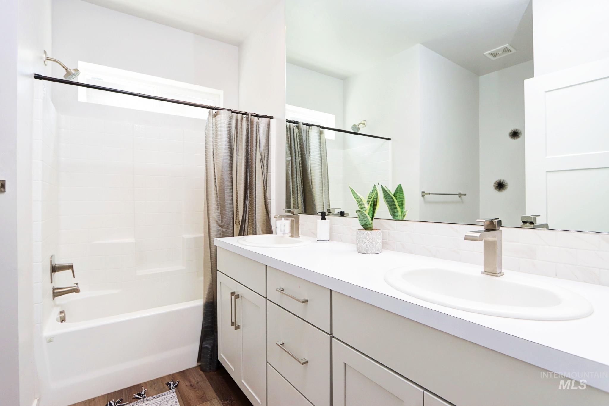 783 Bissett St., Meridian, Idaho 83642-256, 3 Bedrooms, 2.5 Bathrooms, Residential For Sale, Price $540,000,MLS 98976928