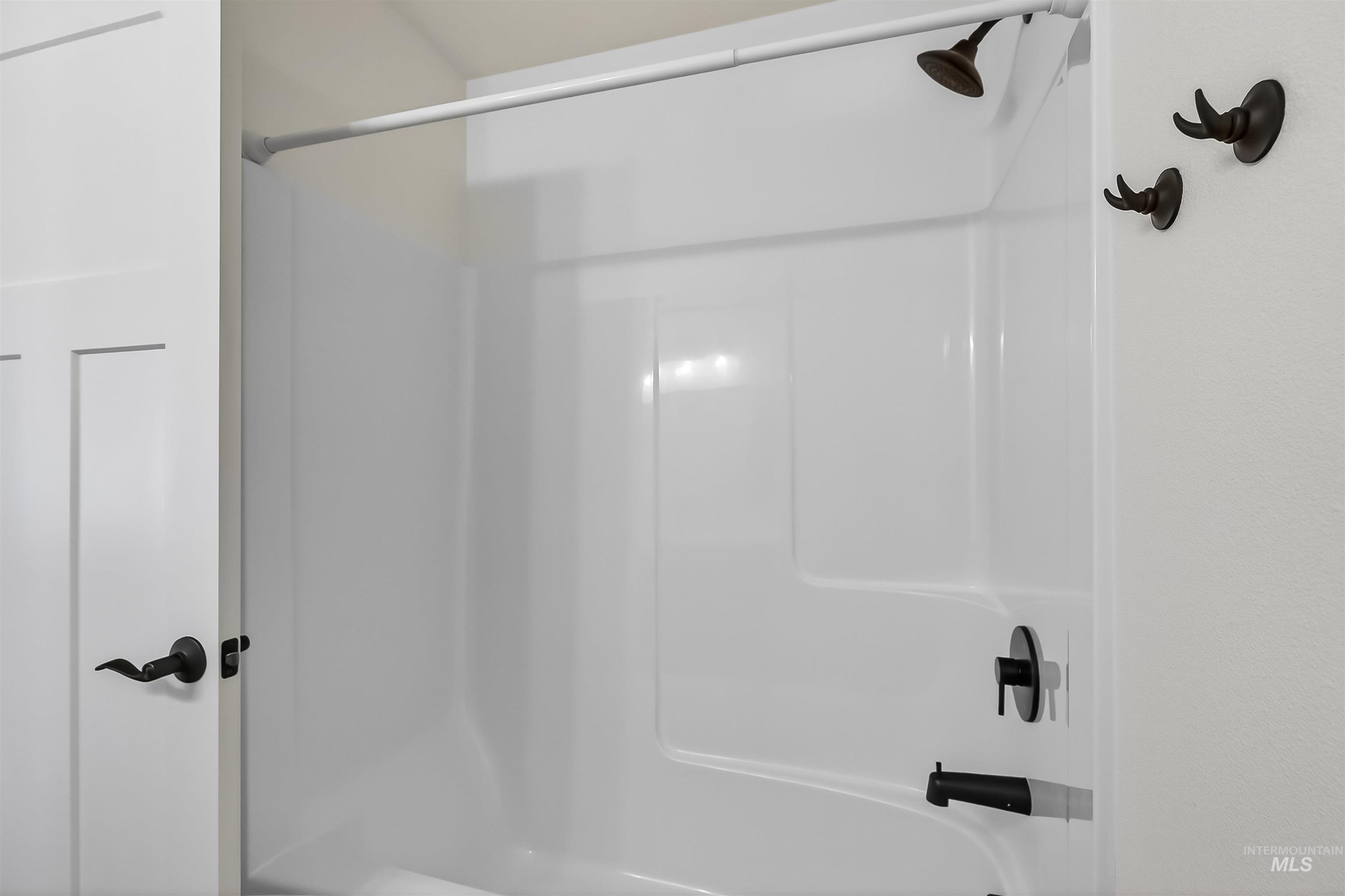 3208 Parkridge Way, Lewiston, Idaho 83501, 3 Bedrooms, 2 Bathrooms, Residential For Sale, Price $545,000,MLS 98976929