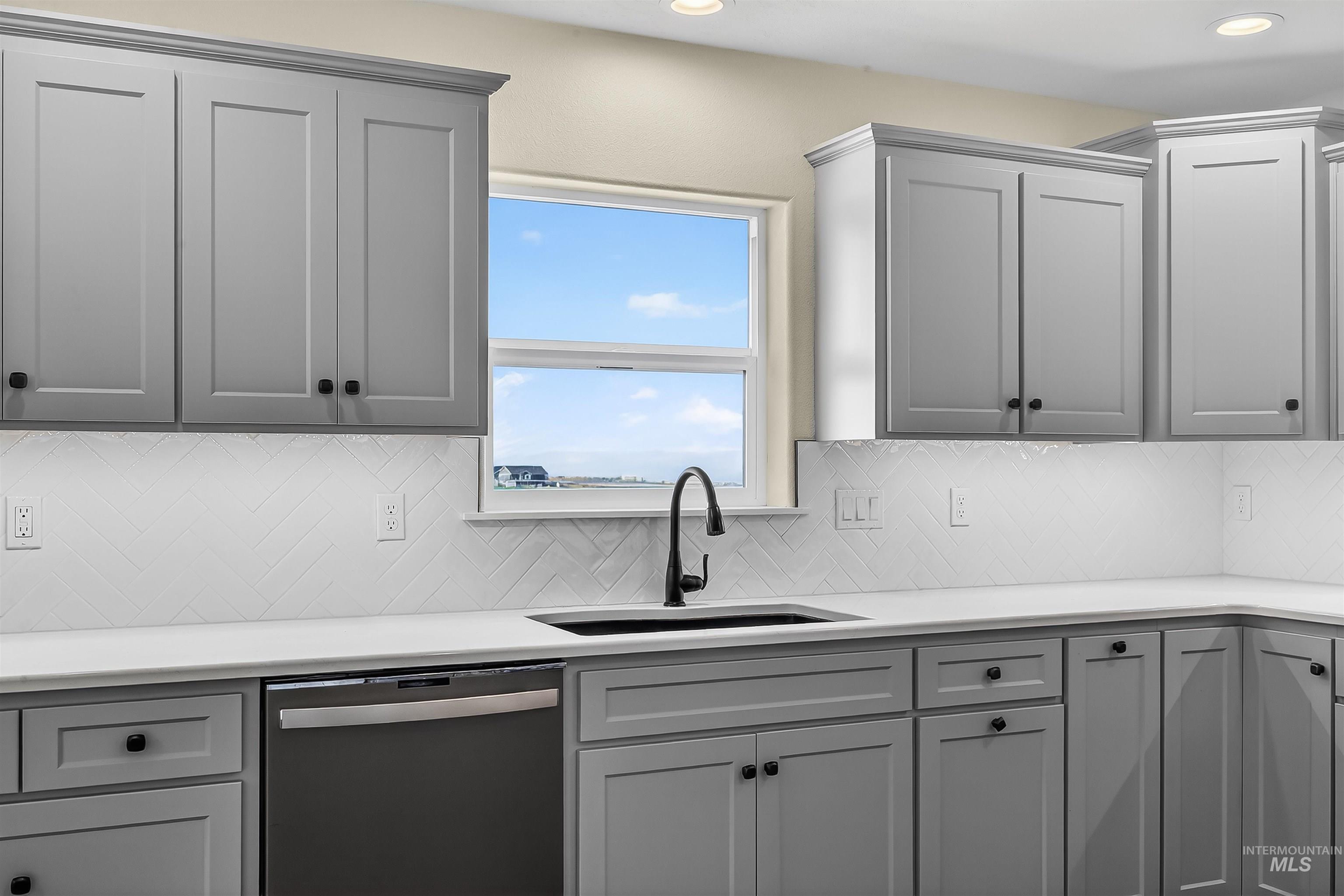 3208 Parkridge Way, Lewiston, Idaho 83501, 3 Bedrooms, 2 Bathrooms, Residential For Sale, Price $545,000,MLS 98976929